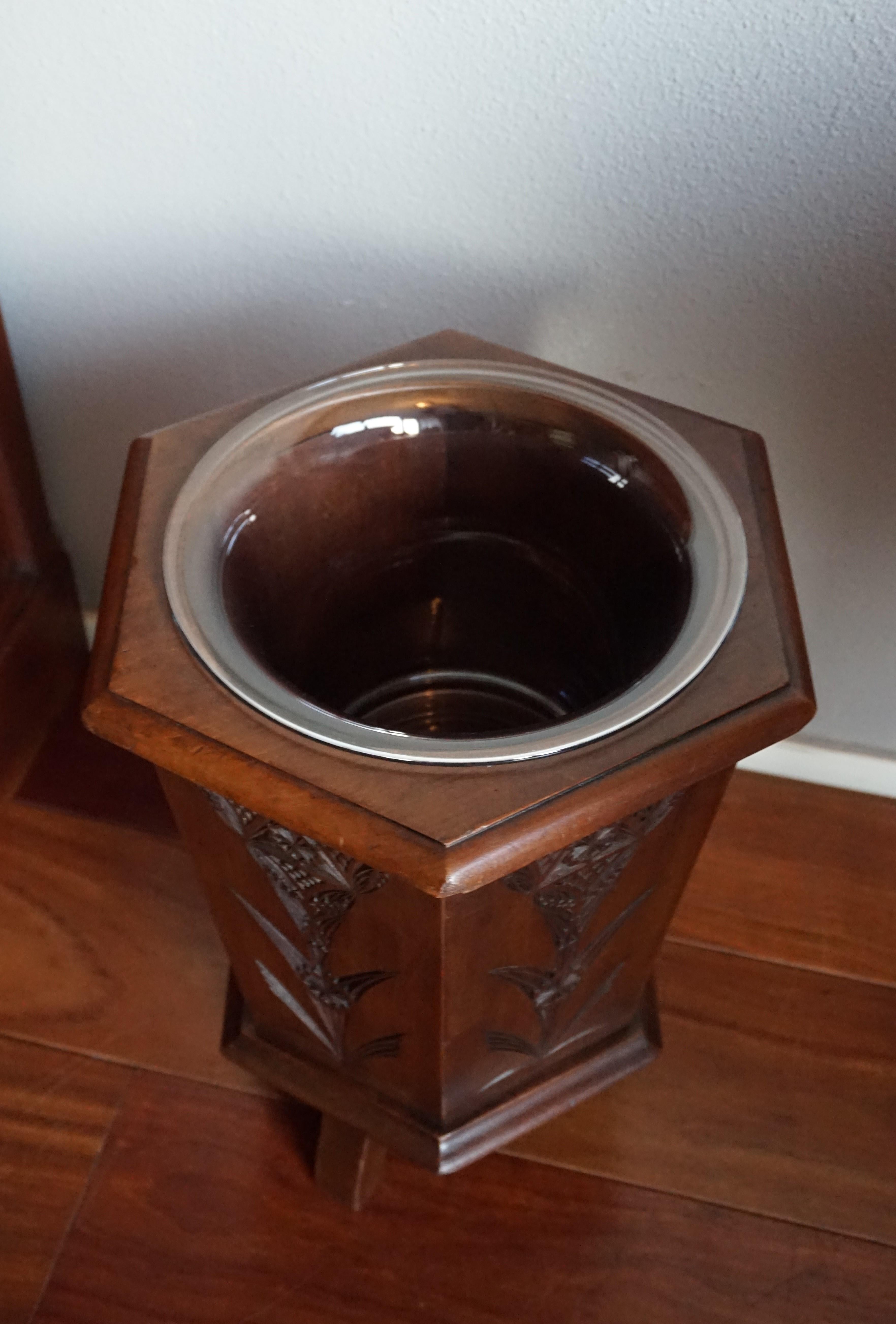 Handcrafted and very stylish home accessory from the early 1900s.

For a stylish, beautiful and practical antique from the Arts & Crafts era there is always room in your home. This marvelous and all handcrafted planter or bucket on its tripod base