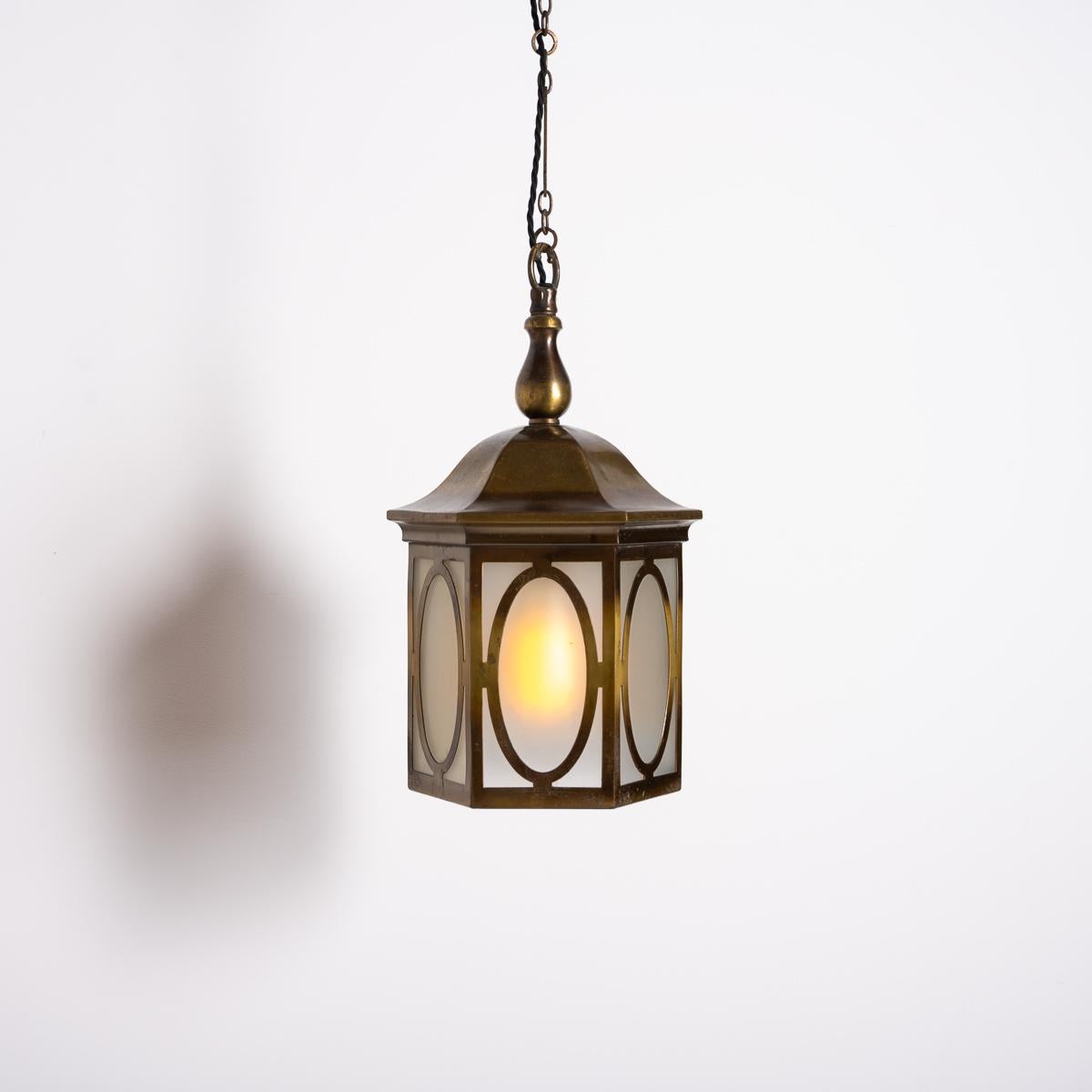Antique Decorative Hexagonal Brass & Frosted Glass Hall Lantern by GEC In Good Condition For Sale In Nottingham, GB