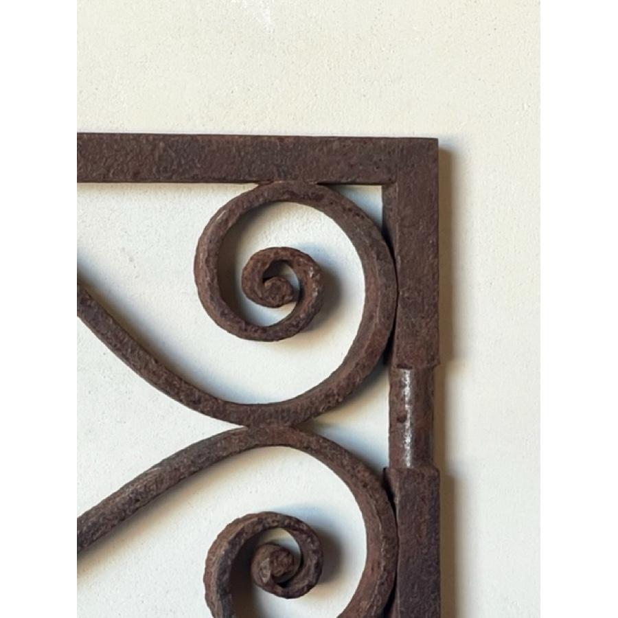 Antique Decorative Iron Window Grid In Good Condition For Sale In Scottsdale, AZ
