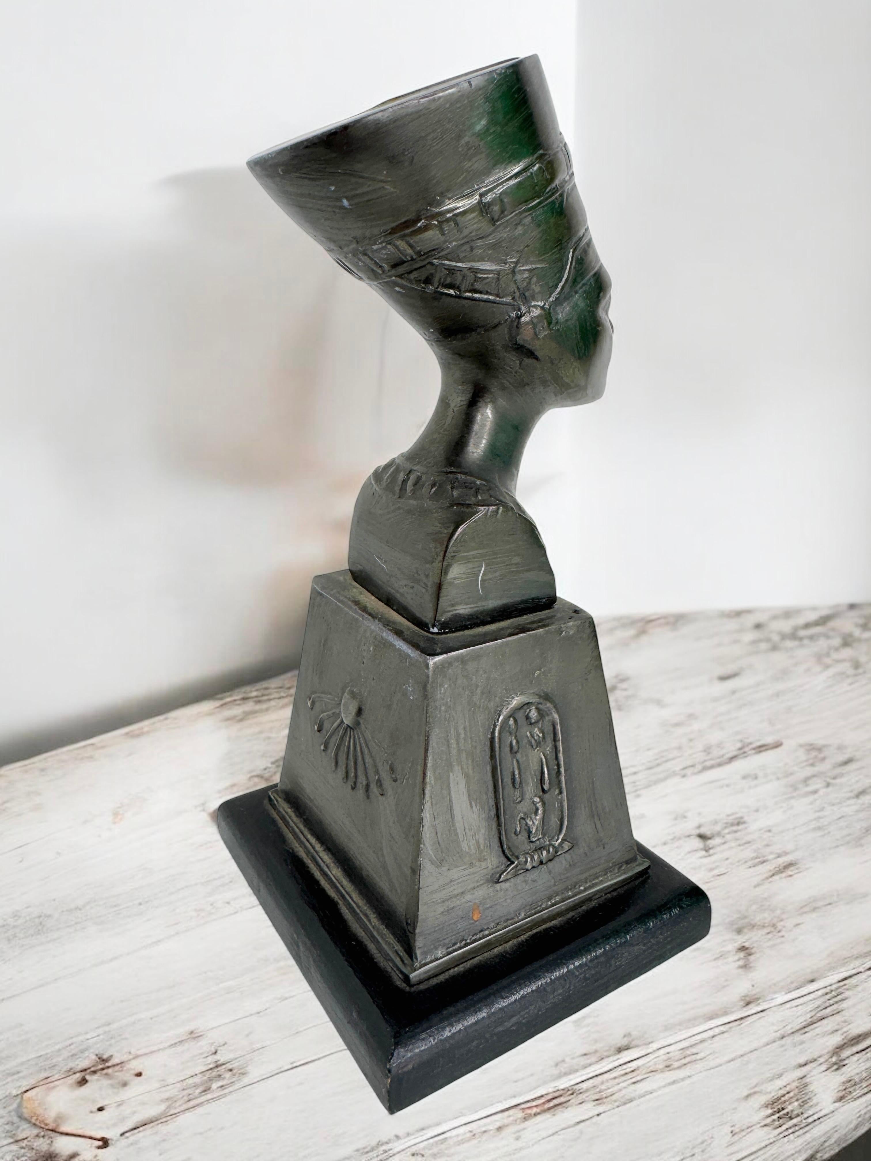 Antique Decorative Nefertiti Egyptian Queen Metal Bust Statue France 1910s For Sale 3