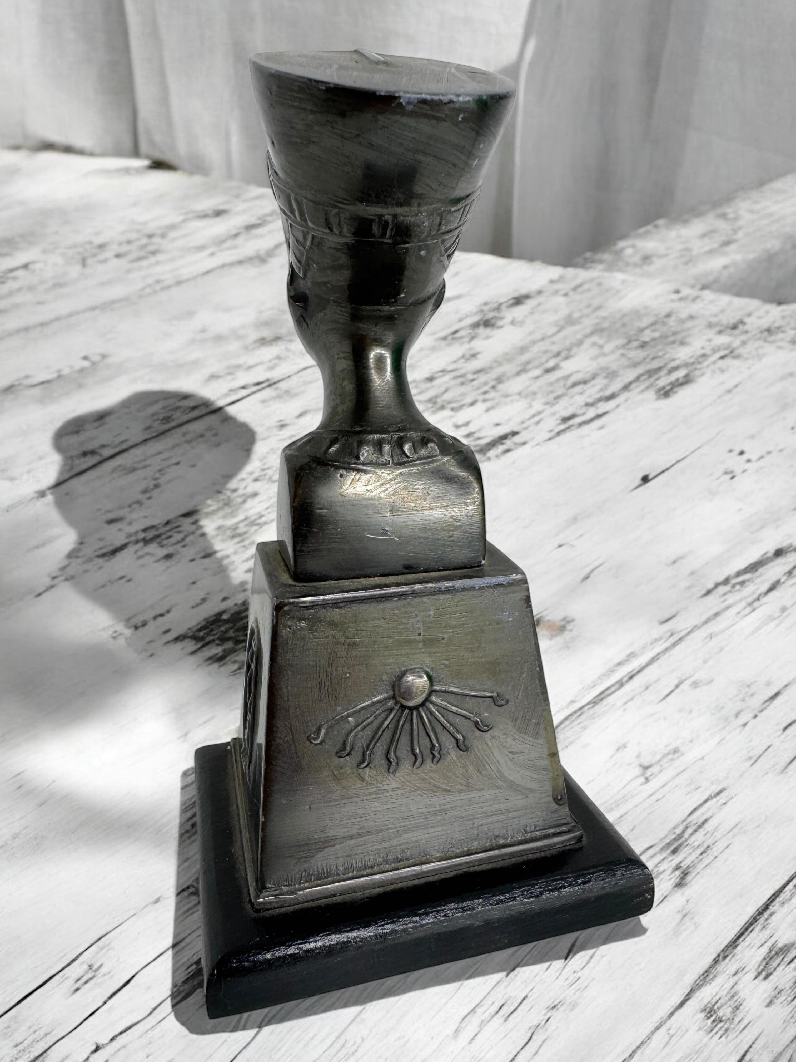 Antique Decorative Nefertiti Egyptian Queen Metal Bust Statue France 1910s For Sale 4