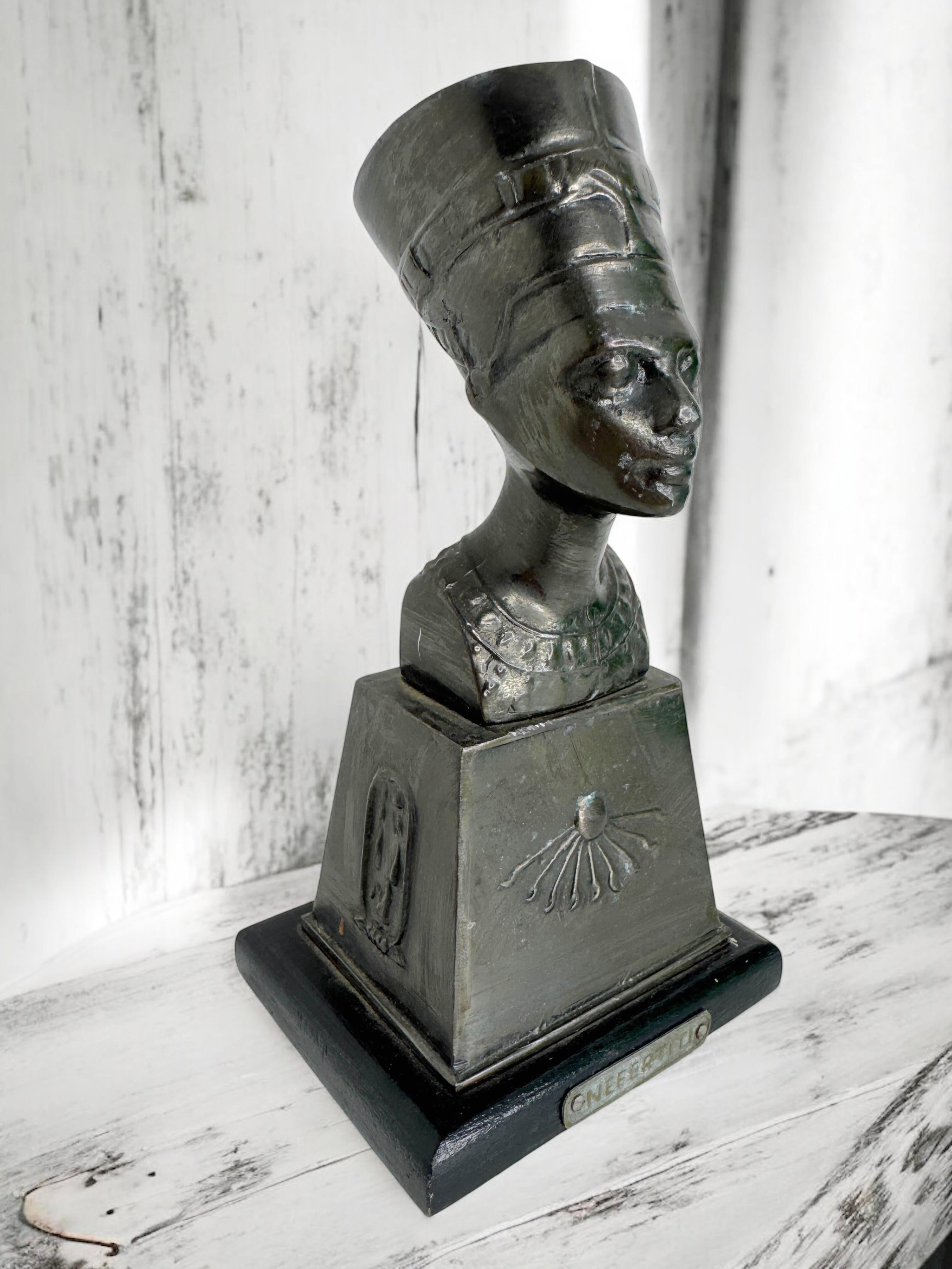 Antique Decorative Nefertiti Egyptian Queen Metal Bust Statue France 1910s For Sale 2