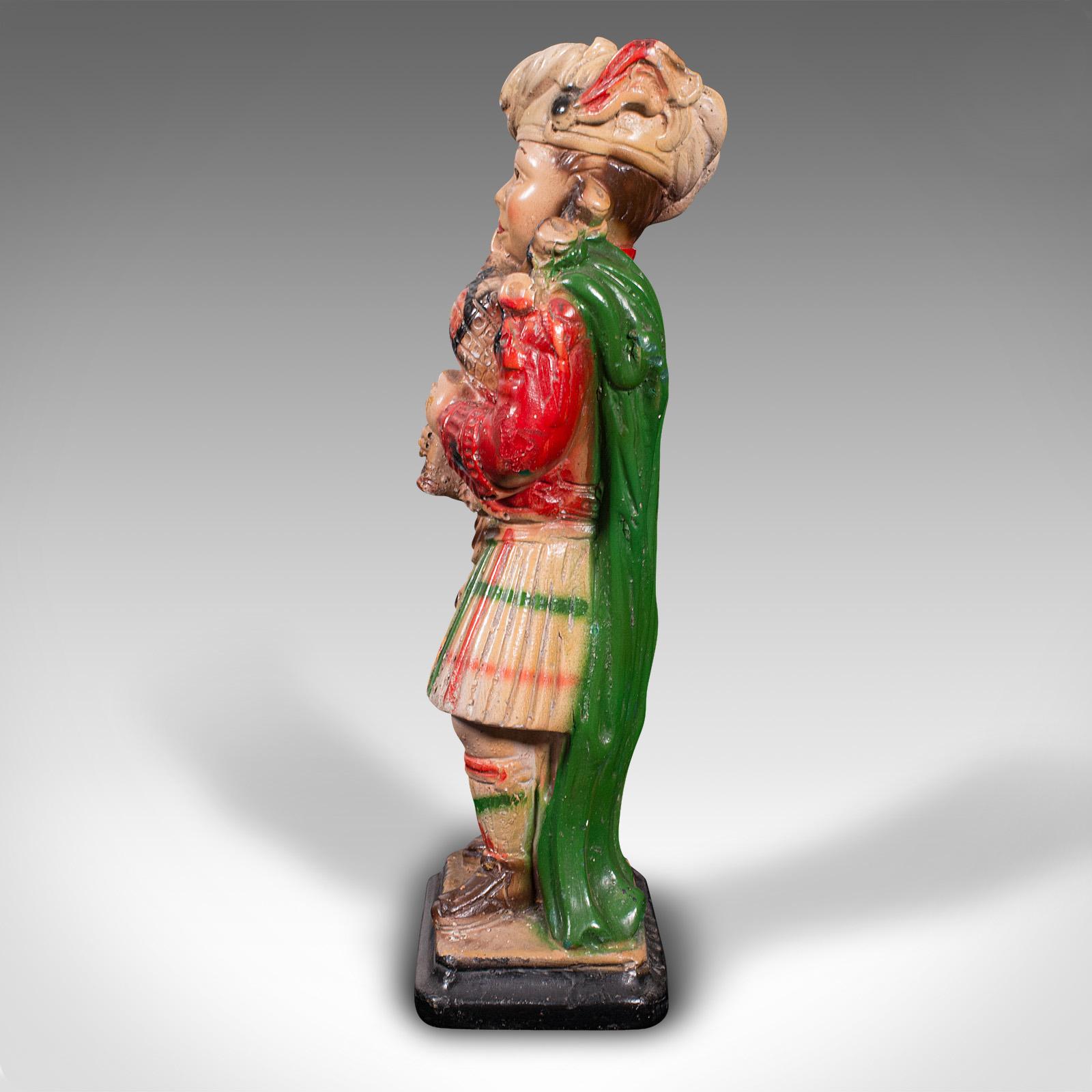 Antigua Figura Decorativa de Gaitero, Escocesa, Estatua, Después de la Guardia Escocesa, Victoriana siglo XIX en venta