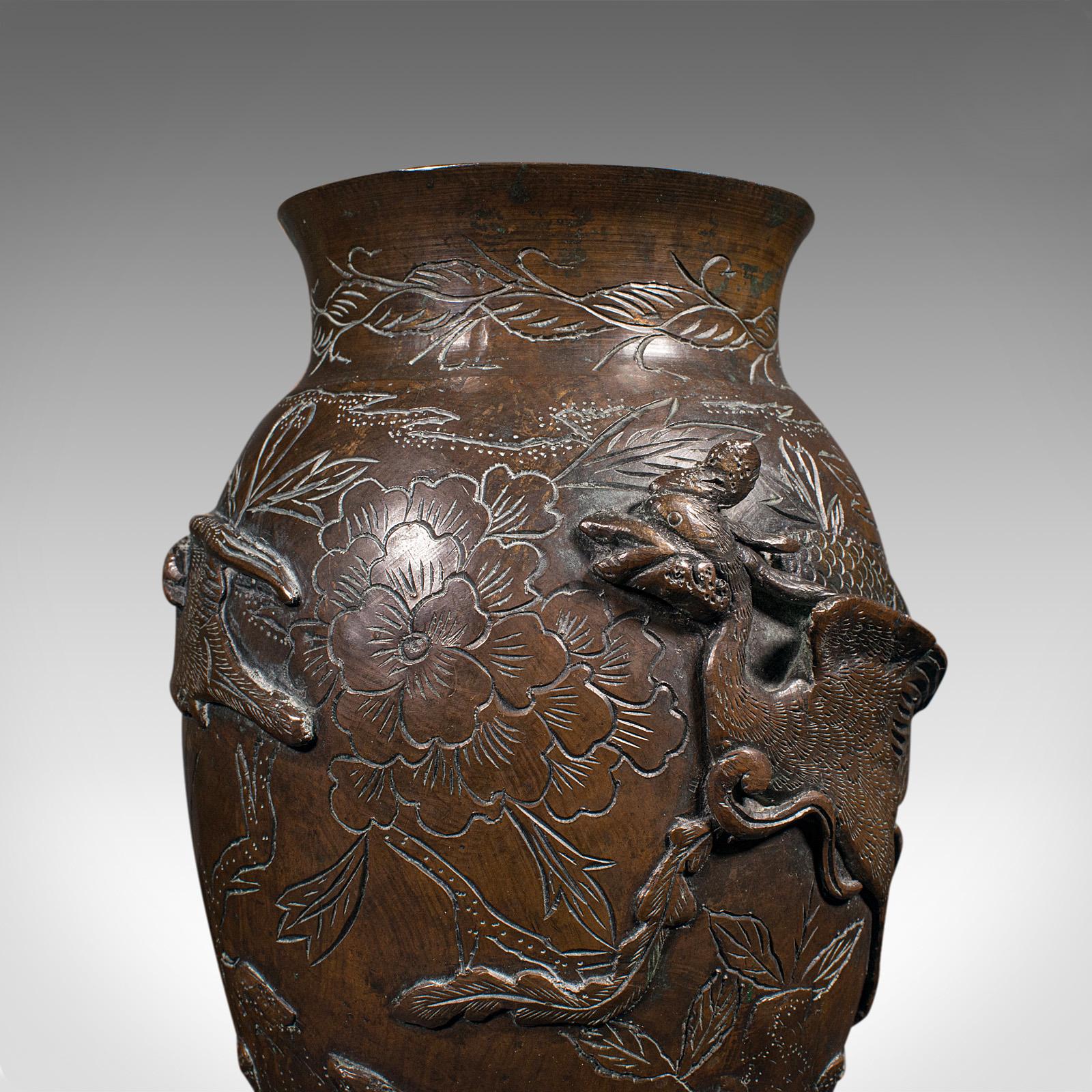 XIXe siècle Vase décoratif ancien en bronze japonais, période Meiji, urne, victorien en vente