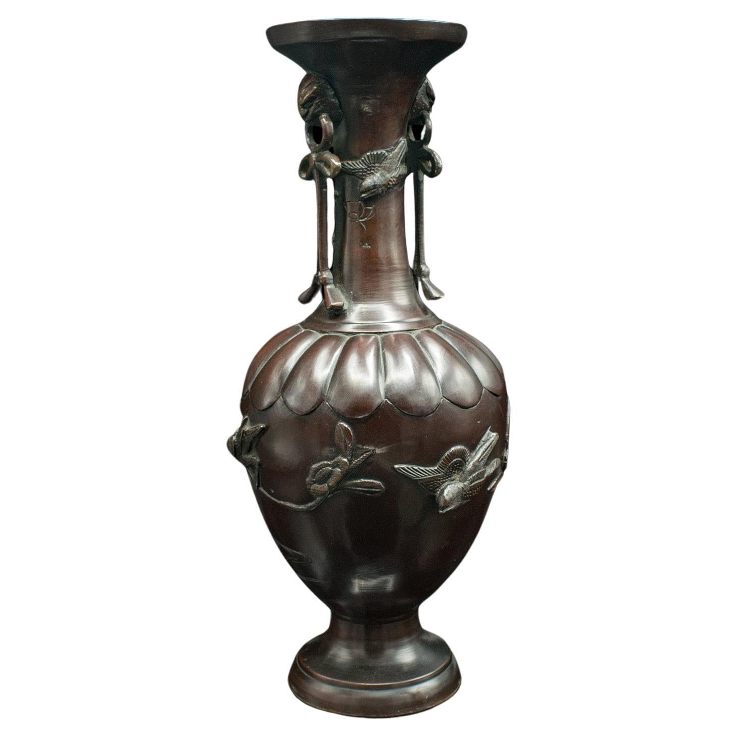 Antiquité Vase à tige décoratif, Japonais, Bronze, Urne Meiji, Victorien, Circa 1880 en vente