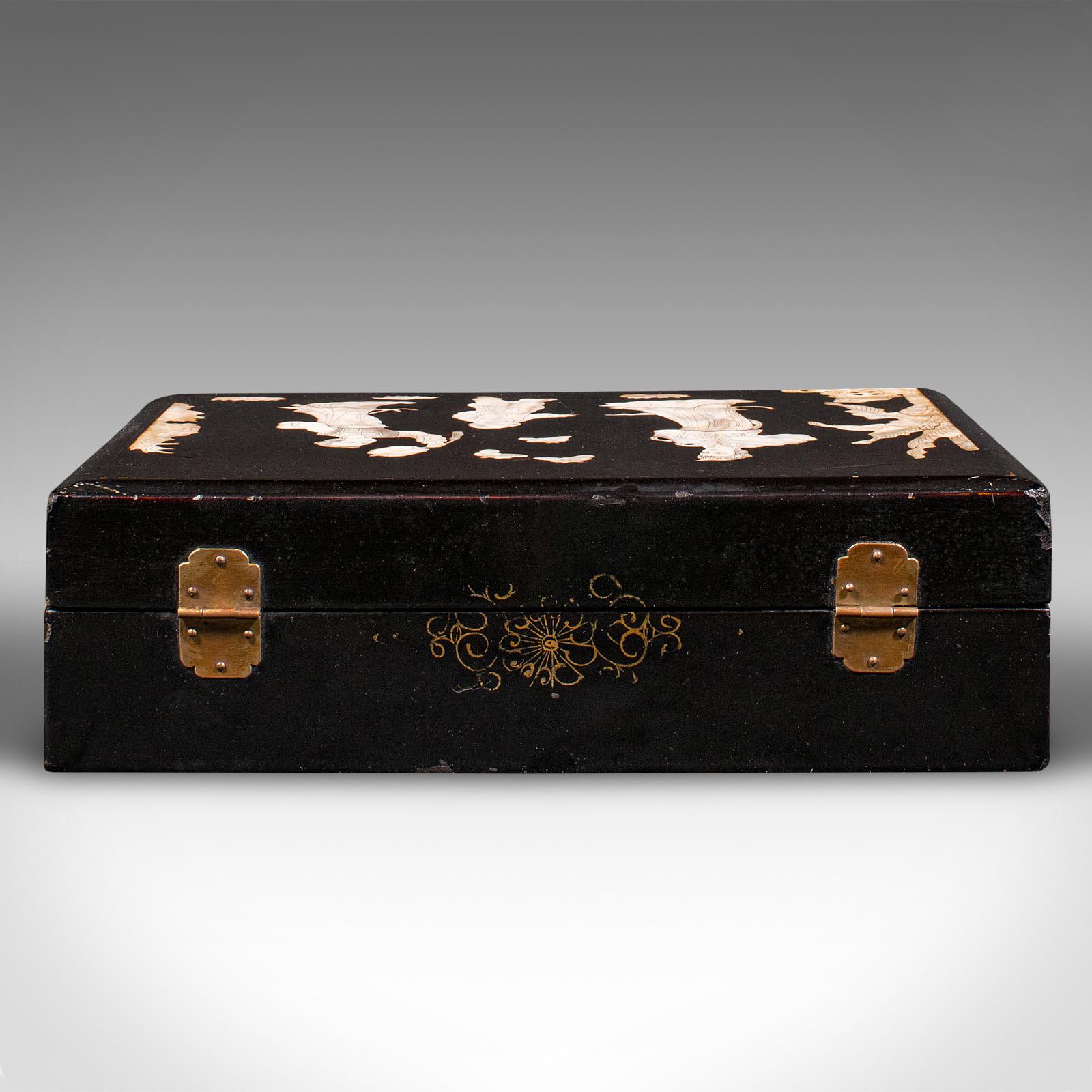 XIXe siècle Coiffeuse décorative japonaise ancienne, laquée, boîte à couvercle, victorienne, vers 1900 en vente