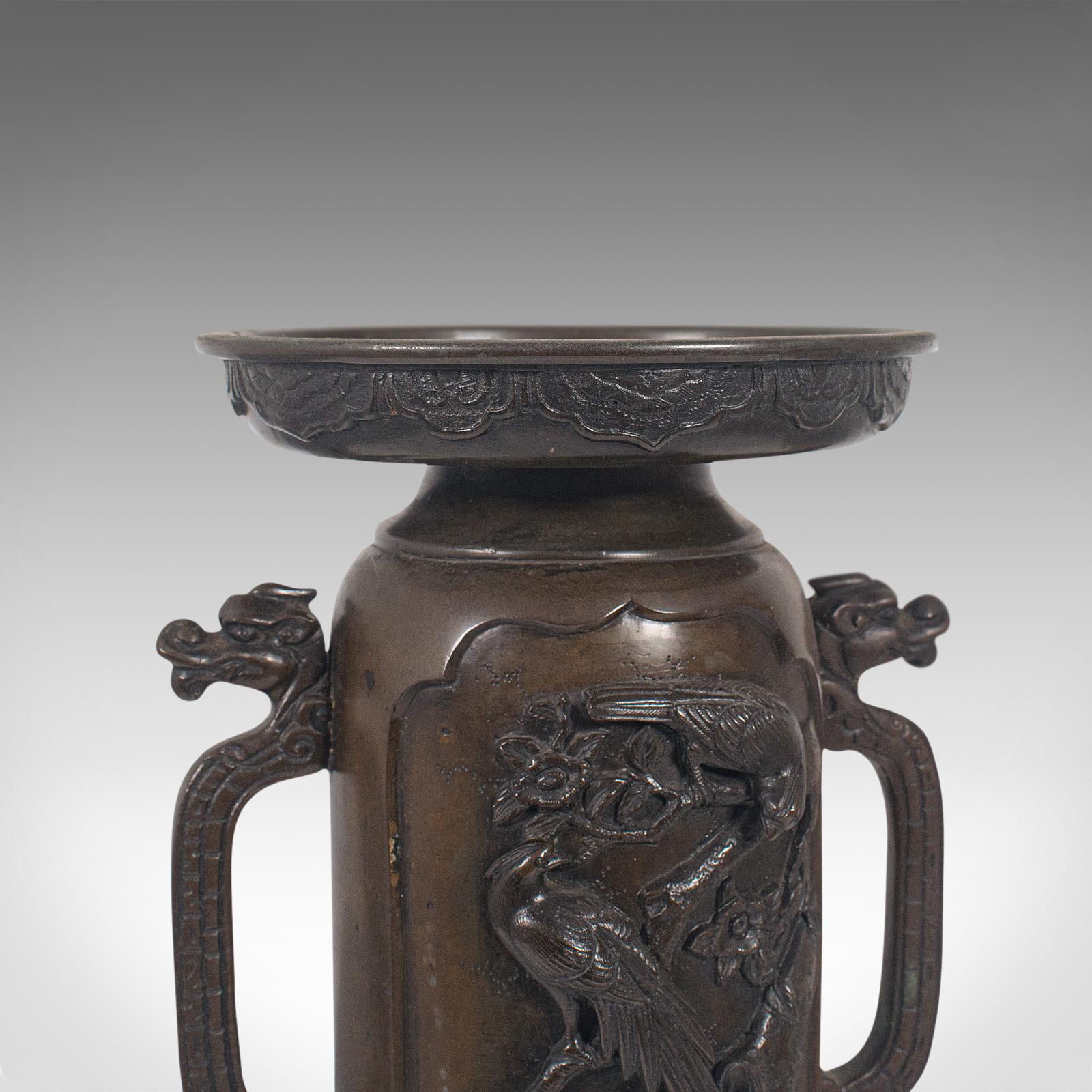 Vase décoratif japonais, bronze, période Meiji, fin du 19ème siècle, vers 1900 en vente 2