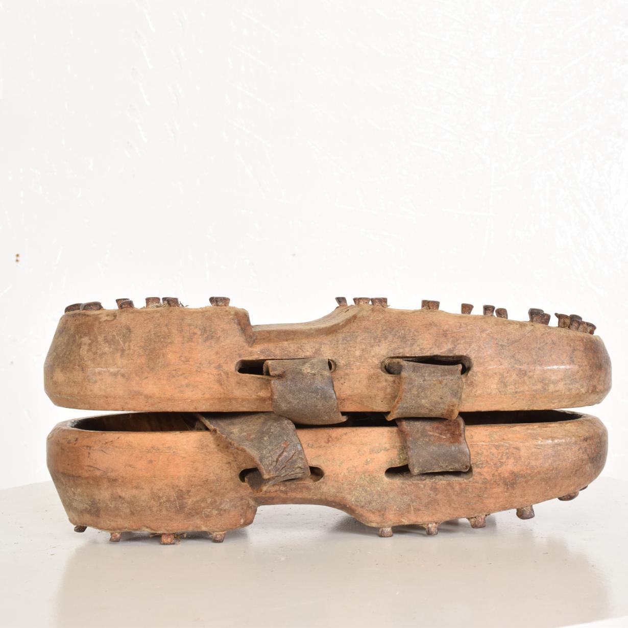 Antique Decorative Wood Gardening Shoes Japanese Asian In Fair Condition In Chula Vista, CA