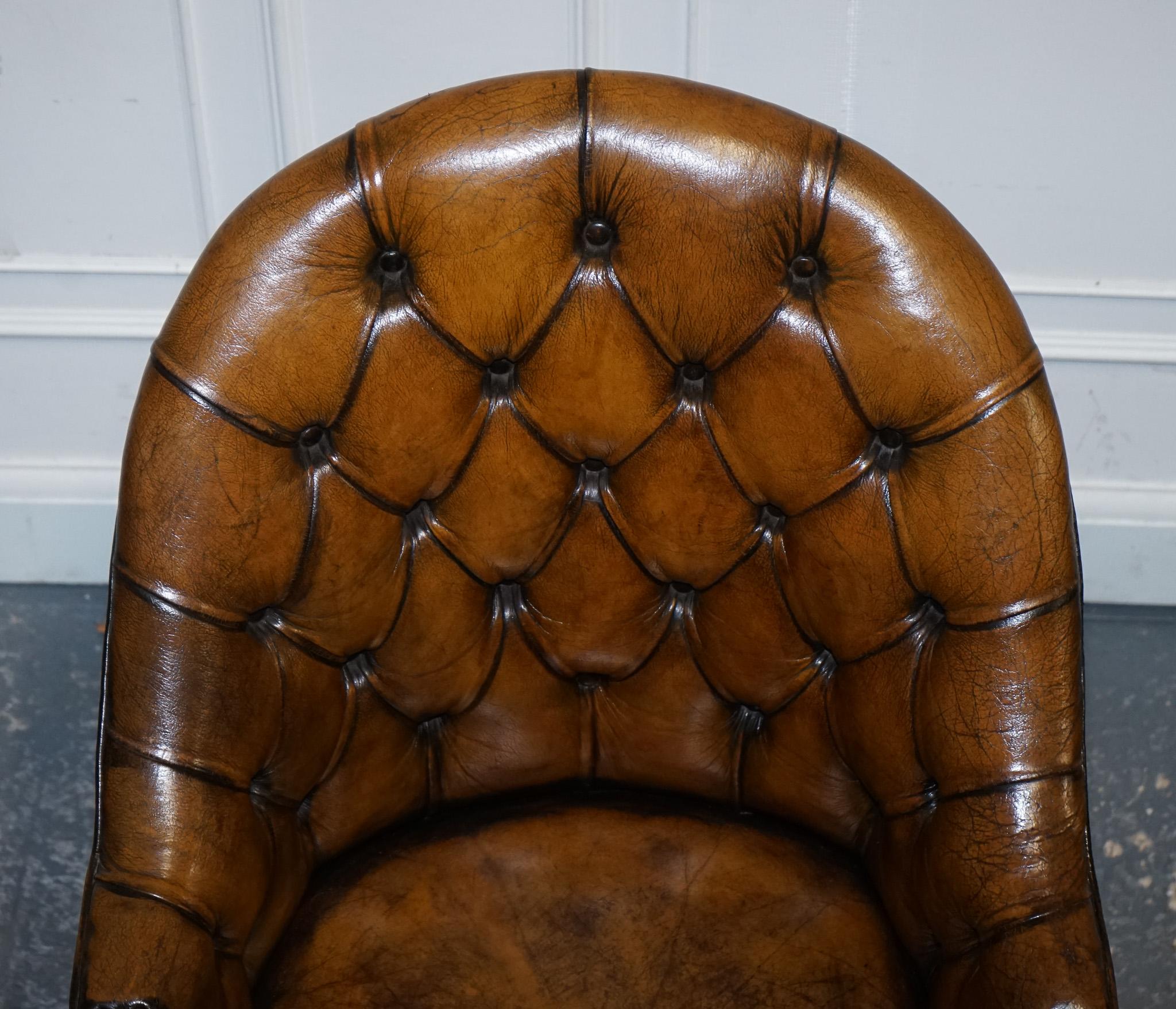 ANTIQUE DEEP BUTTONED CHESTERFIELD GEORGIAN STYLE HAND DYED LEATHER DESK CHAiR im Angebot 4