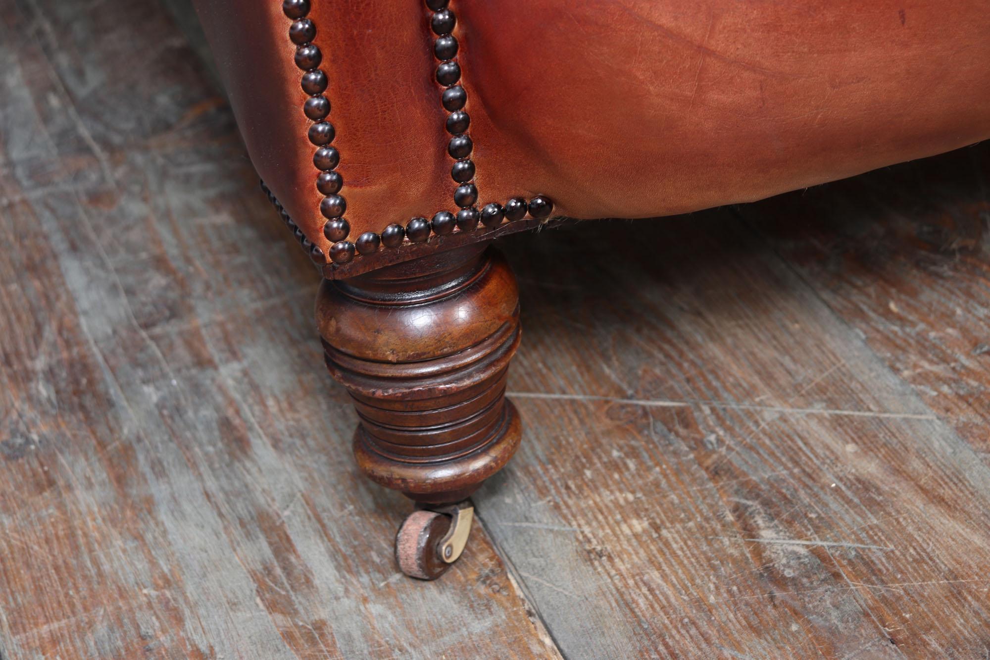 Antique Deep Buttoned Chesterfield Sofa in Hand-Dyed Leather c1900 For Sale 4