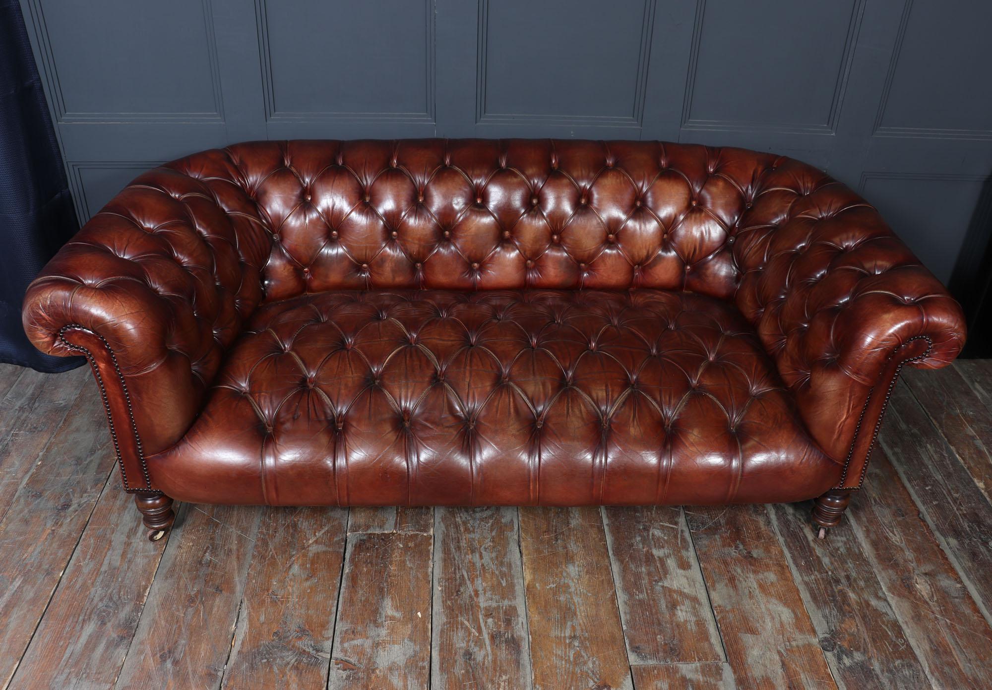 Early 20th Century Antique Deep Buttoned Chesterfield Sofa in Hand-Dyed Leather c1900 For Sale