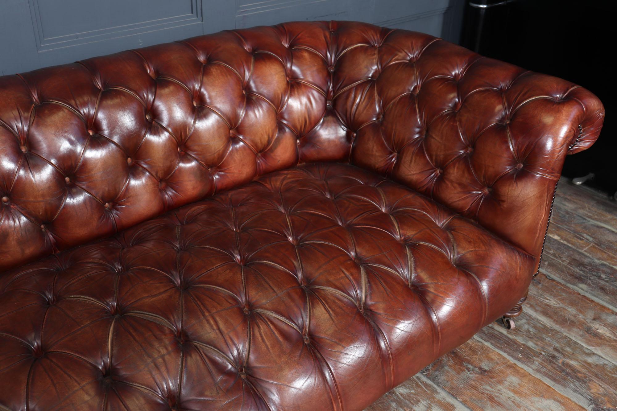 Antique Deep Buttoned Chesterfield Sofa in Hand-Dyed Leather c1900 For Sale 3