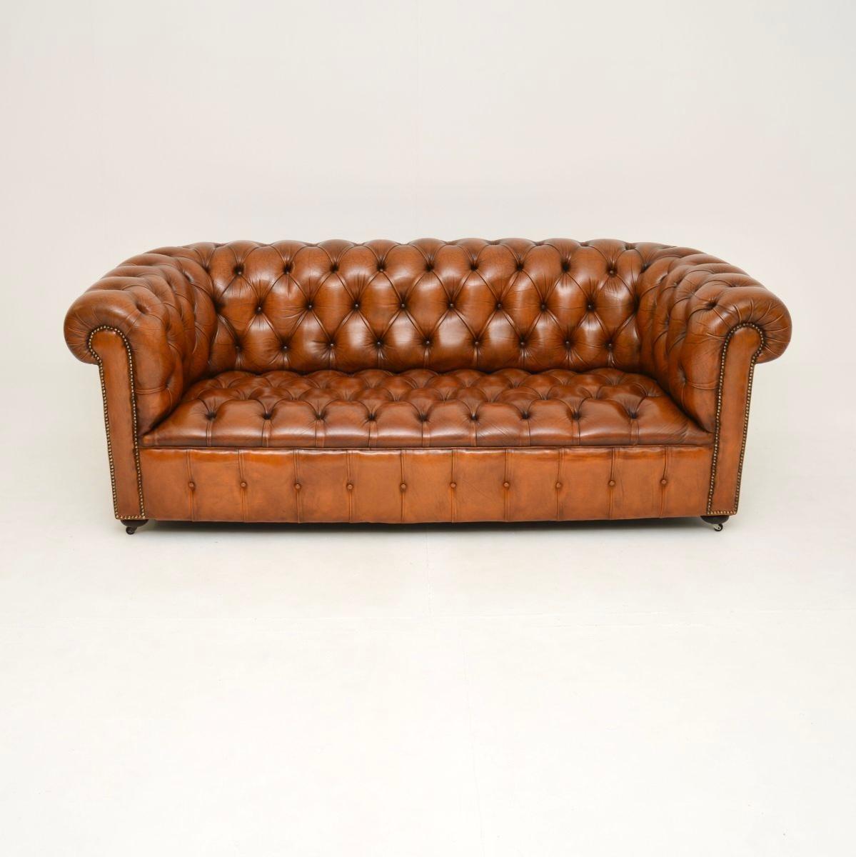 A smart and very well made antique deep buttoned leather Chesterfield sofa. This was made in England, it dates from around the 1950’s.

The quality is superb, this is a great size, it is well padded and very comfortable. The deep buttoned leather