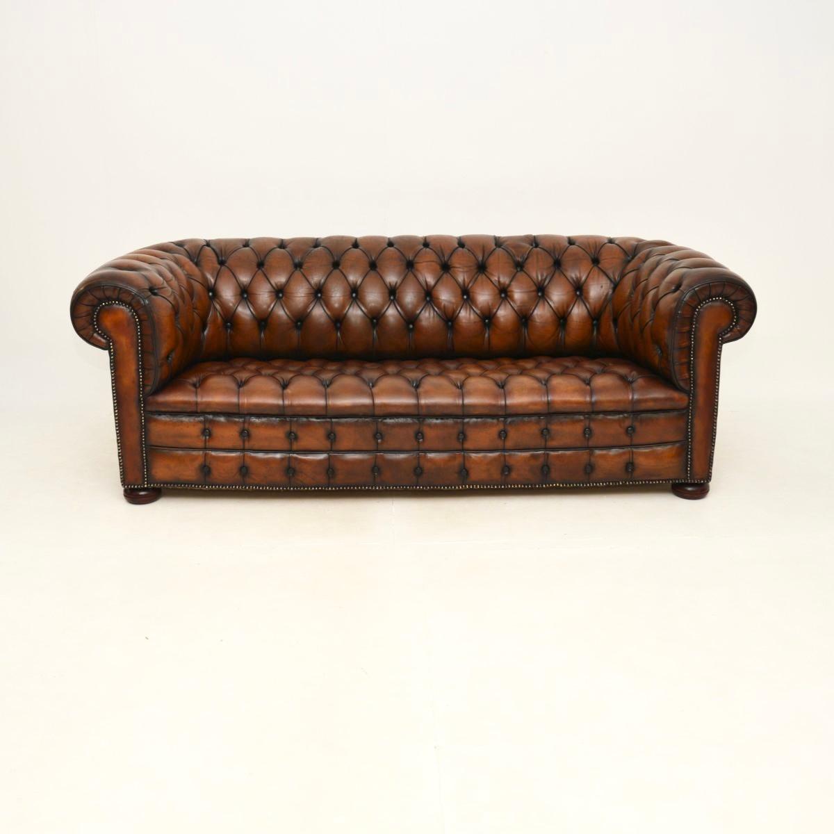 A smart and very well made antique deep buttoned leather Chesterfield sofa. This was made in England, it dates from around the 1930’s.

The quality is superb, this is a great size, it is well padded and very comfortable. The deep buttoned leather