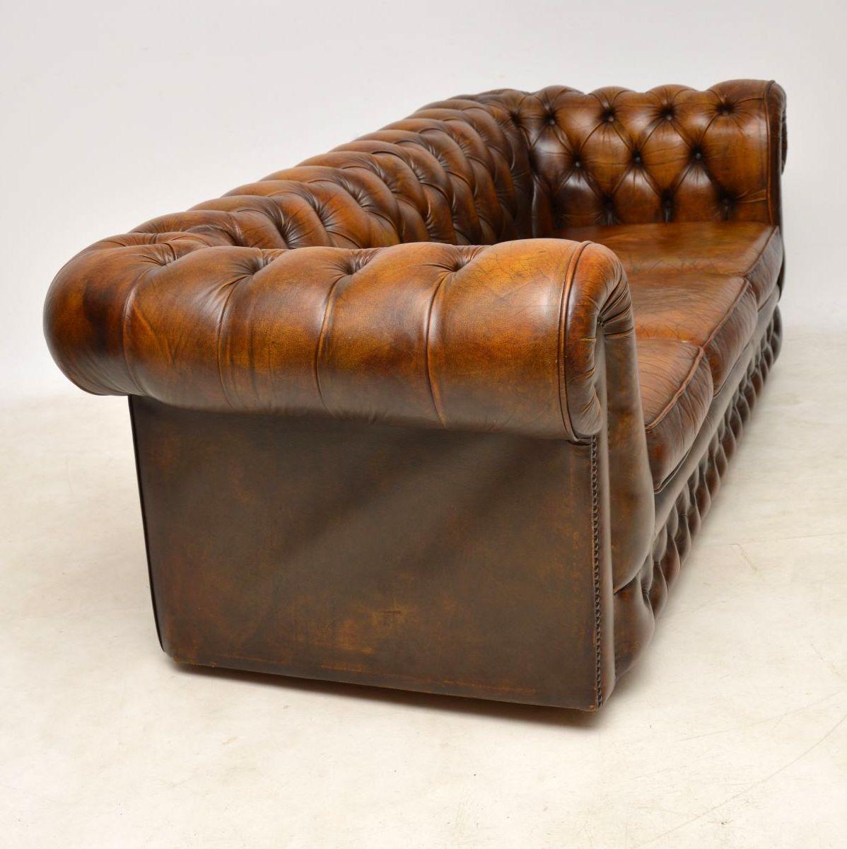 chesterfield style chair
