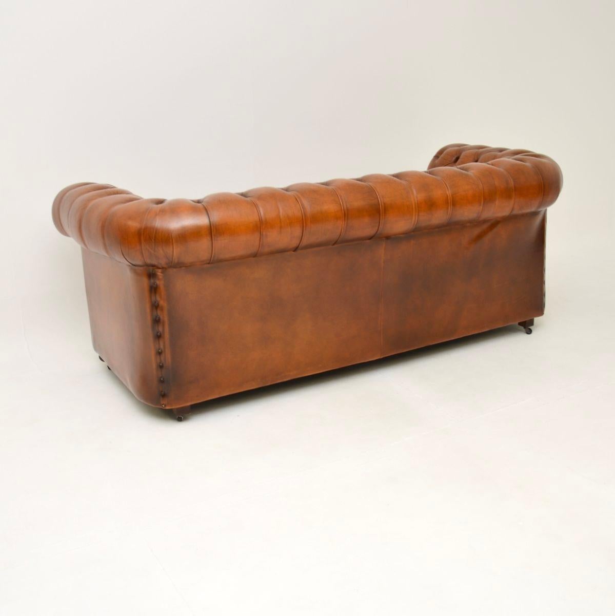 Antique Deep Buttoned Leather Chesterfield Sofa In Good Condition In London, GB
