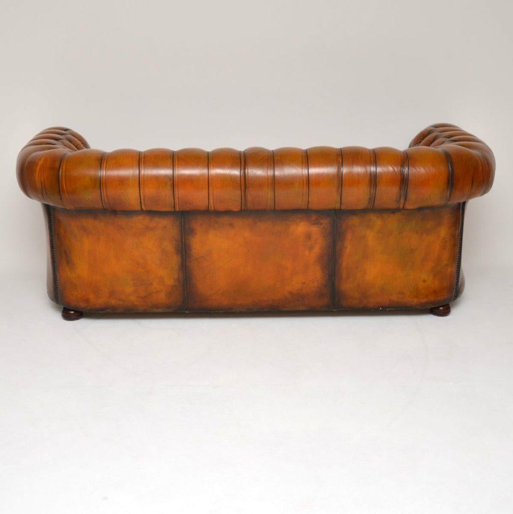 Antique Deep Buttoned Leather Chesterfield Sofa In Good Condition In London, GB