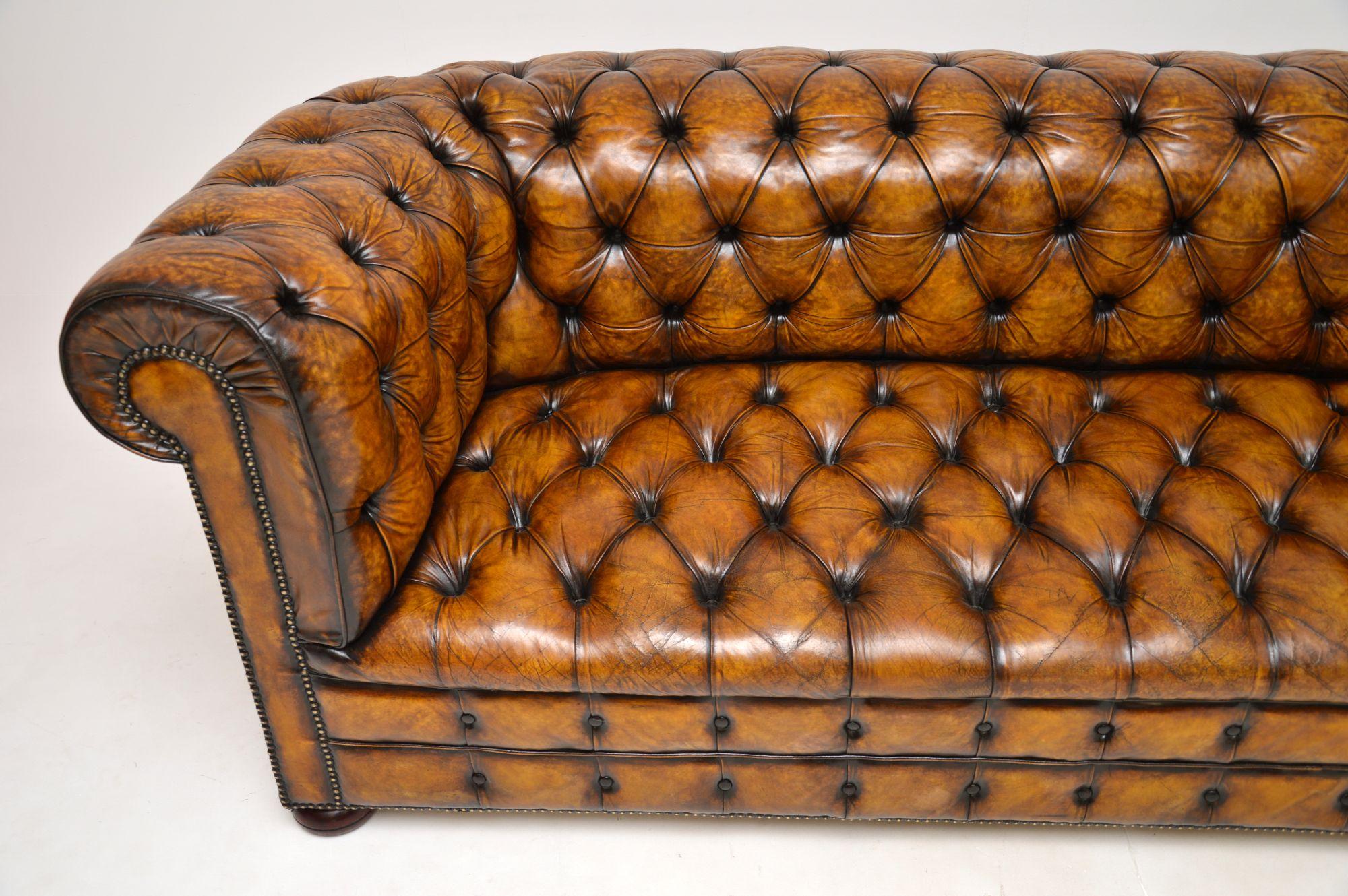 Antique Deep Buttoned Leather Chesterfield Sofa In Good Condition For Sale In London, GB