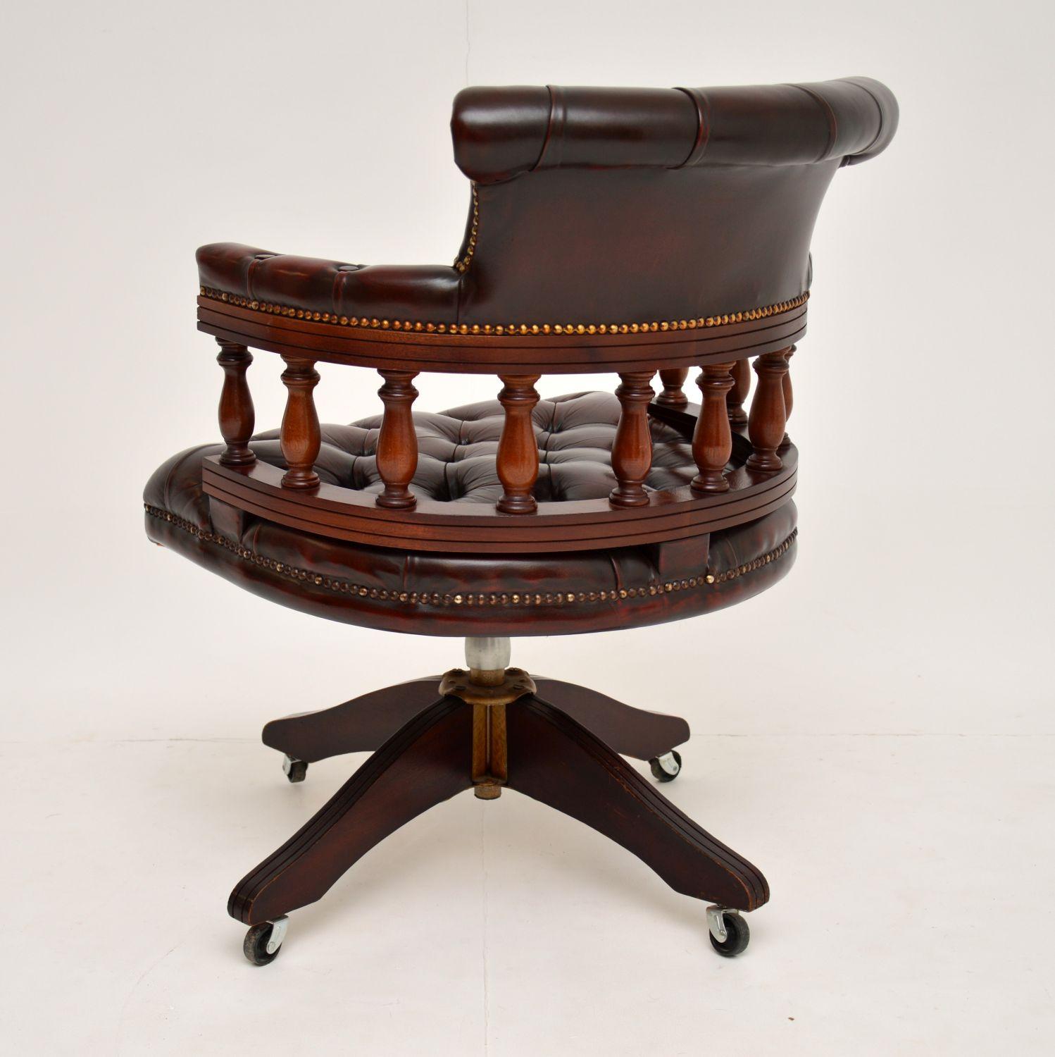 Antique Deep Buttoned Leather Swivel Captains Desk Chair In Good Condition In London, GB