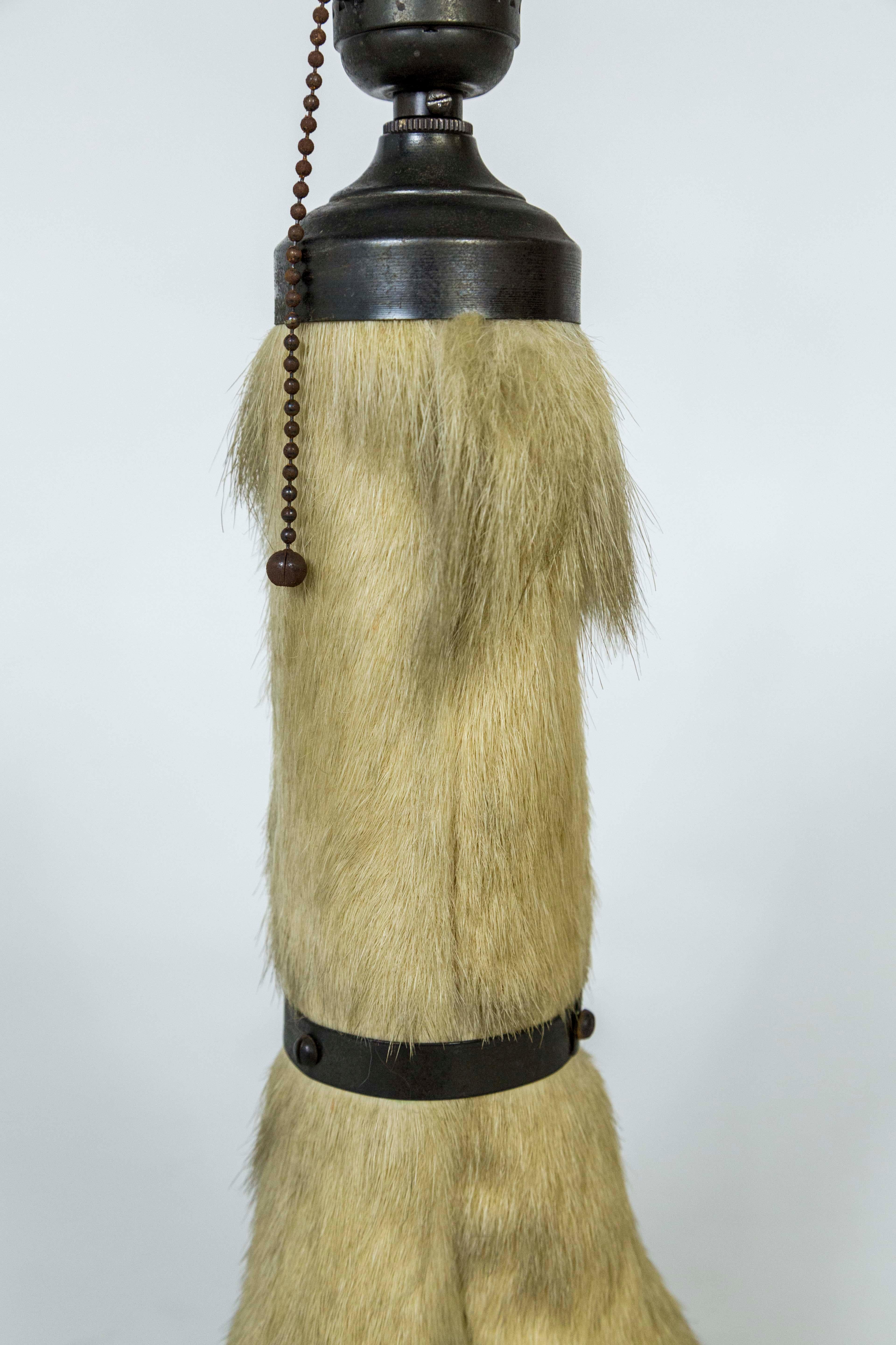 Antique Deer Hoof Table Lamp In Good Condition For Sale In San Francisco, CA