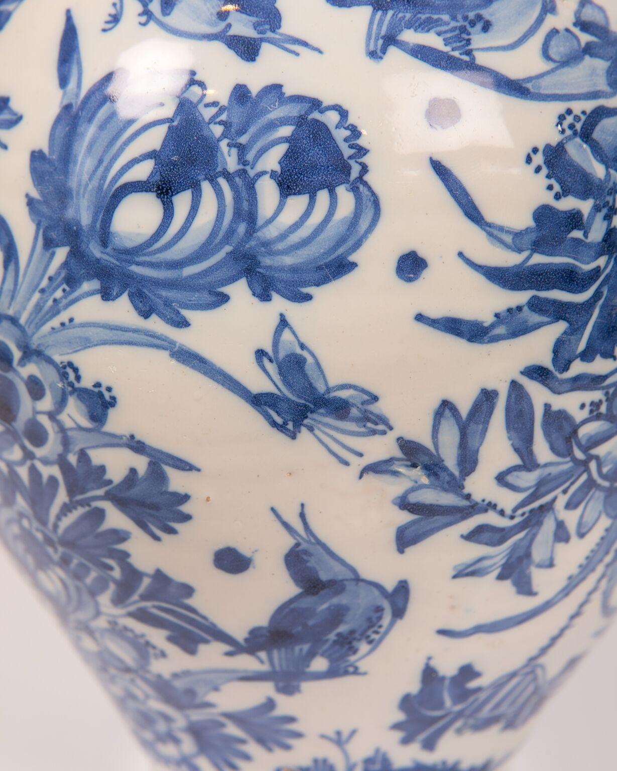London Delftware Blue and White Flower Vase 17th Century circa 1685 4