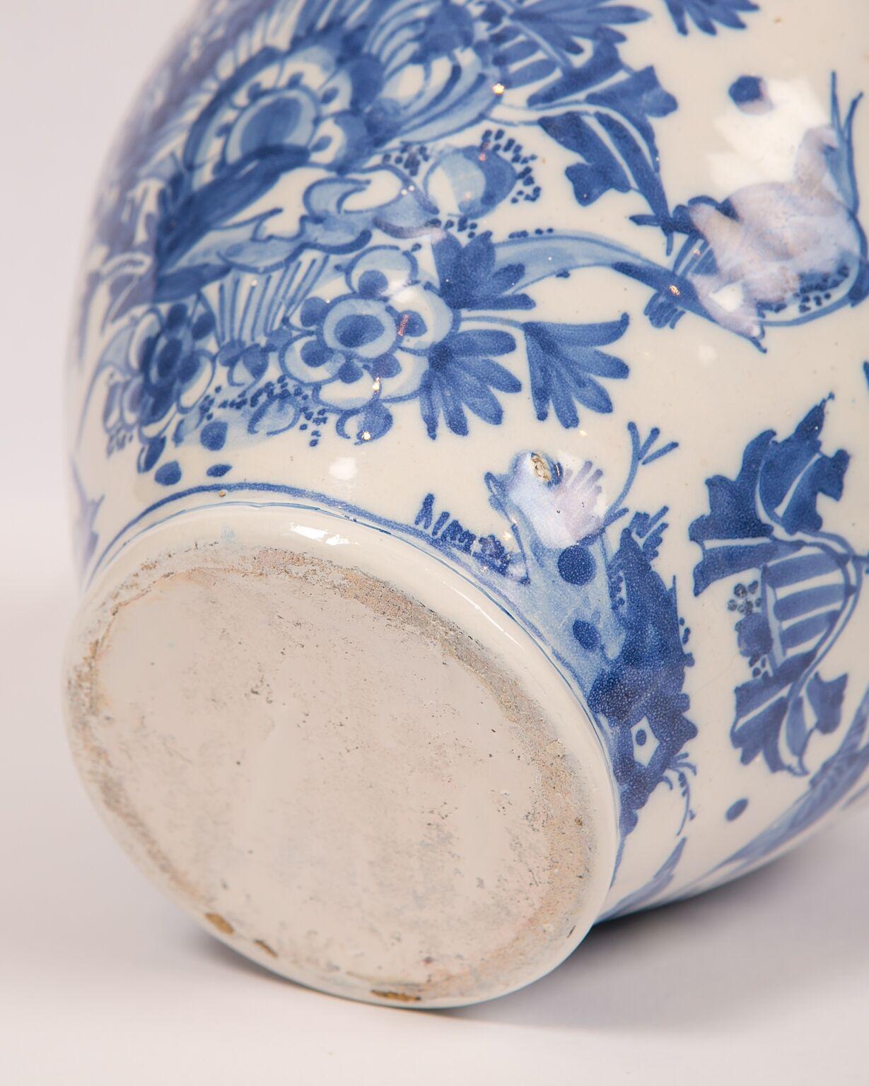 London Delftware Blue and White Flower Vase 17th Century circa 1685 5