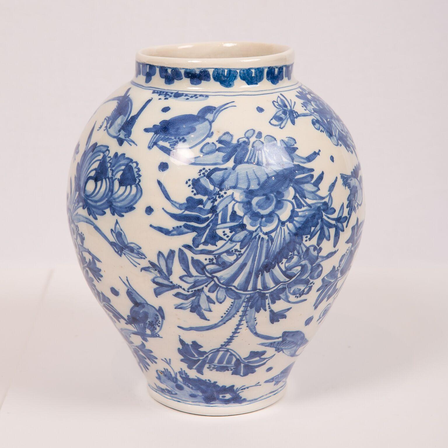 Hand-Painted London Delftware Blue and White Flower Vase 17th Century circa 1685