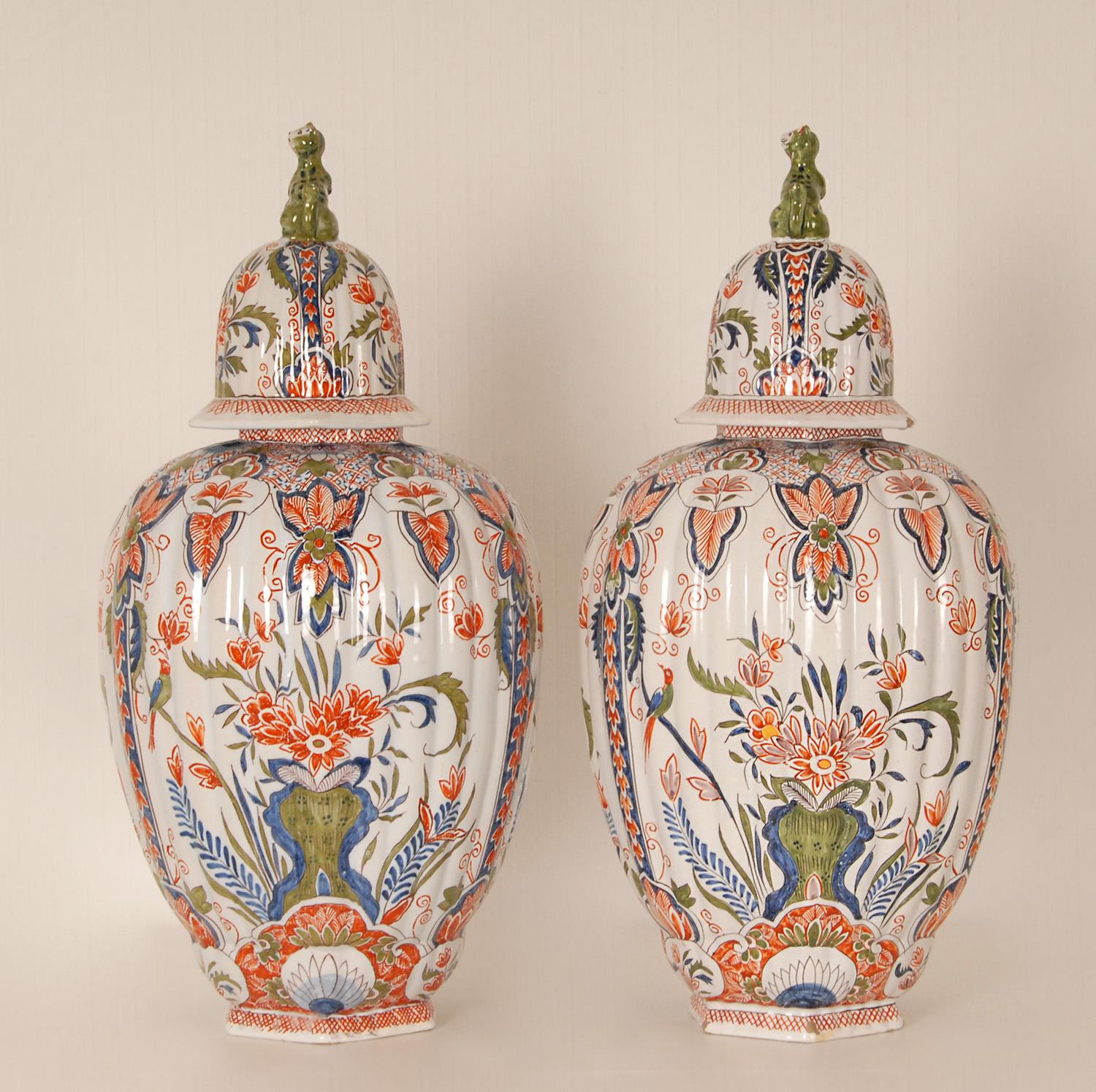 Antique Delft Vases Polychrome Covered Baluster Vases With Foo Cats - a pair For Sale 1