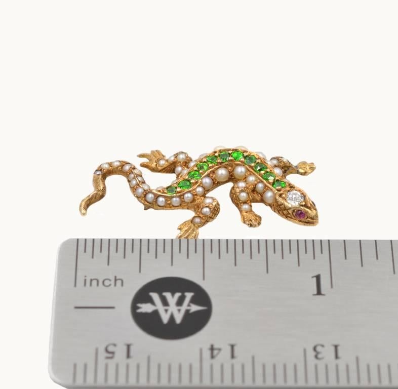 Antique Demantoid and Pearl 14 Karat Gold Lizard Brooch For Sale 1