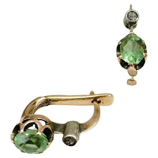 Antike Demantoid-Ohrringe aus russischem Gold im Zustand „Gut“ in Cairo, EG