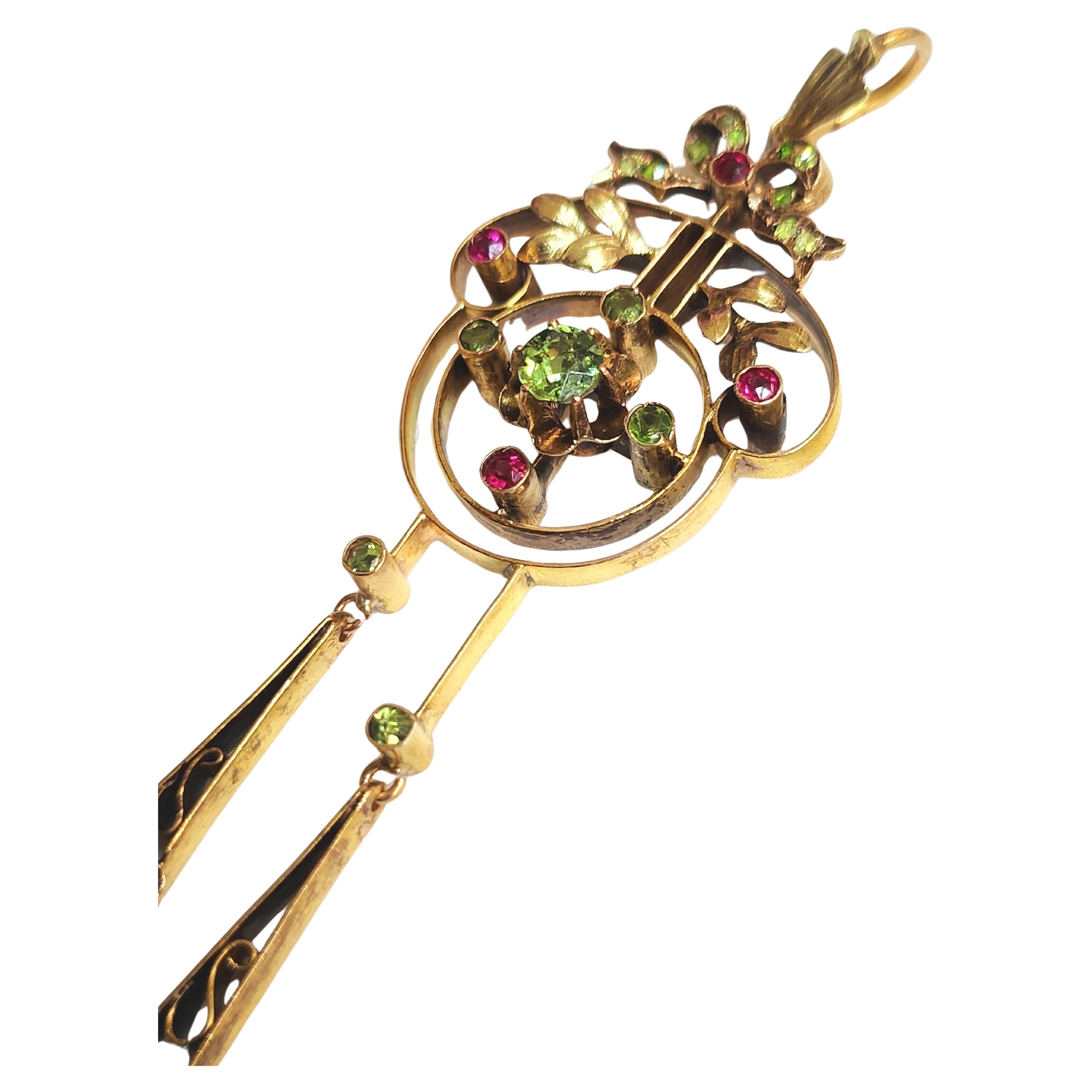 Antique Demantoied Russian Gold Pendant In Good Condition For Sale In Cairo, EG