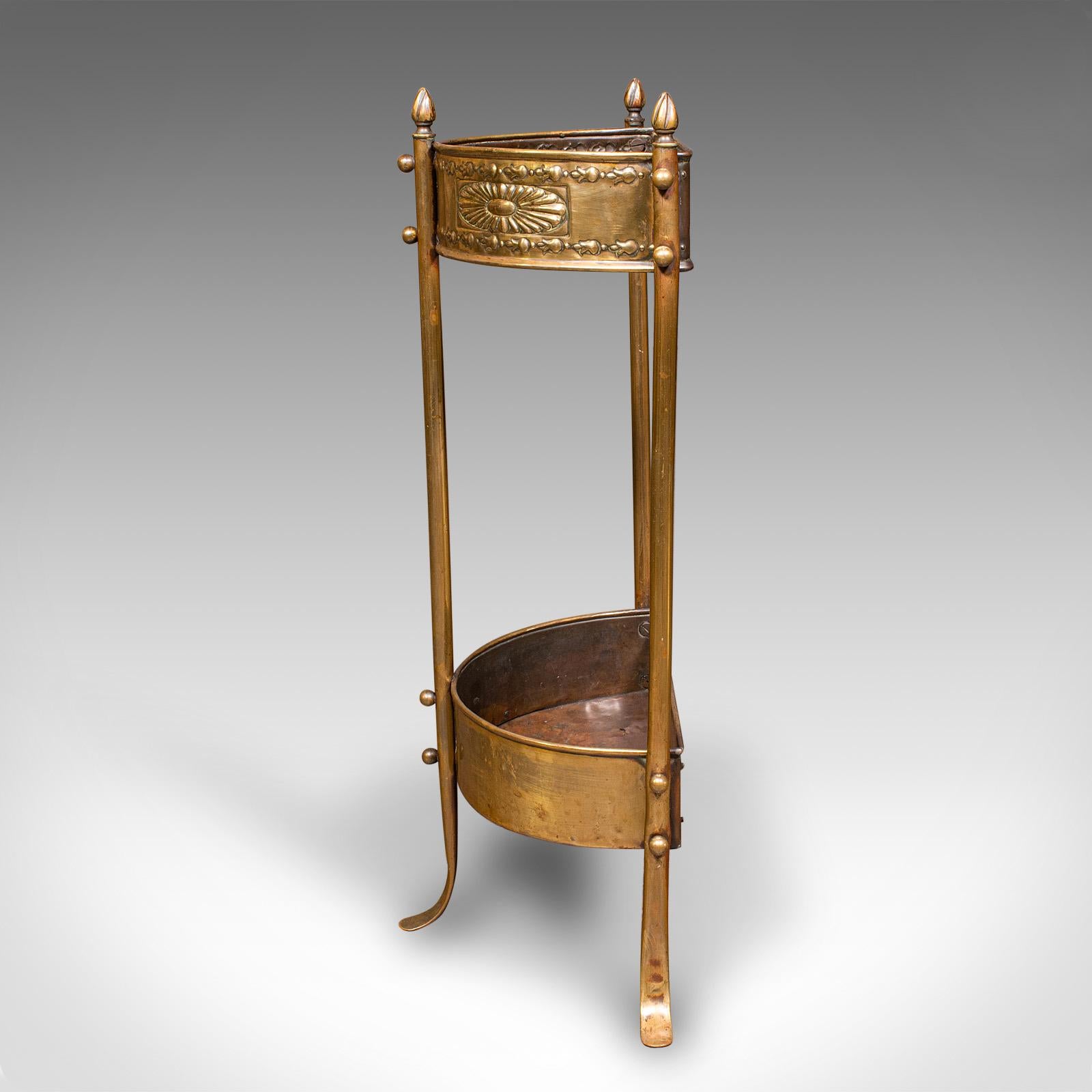 Britannico Antico Loop a bastone Demi-Lune, ottone inglese, supporto per sala, Art Nouveau, vittoriano in vendita