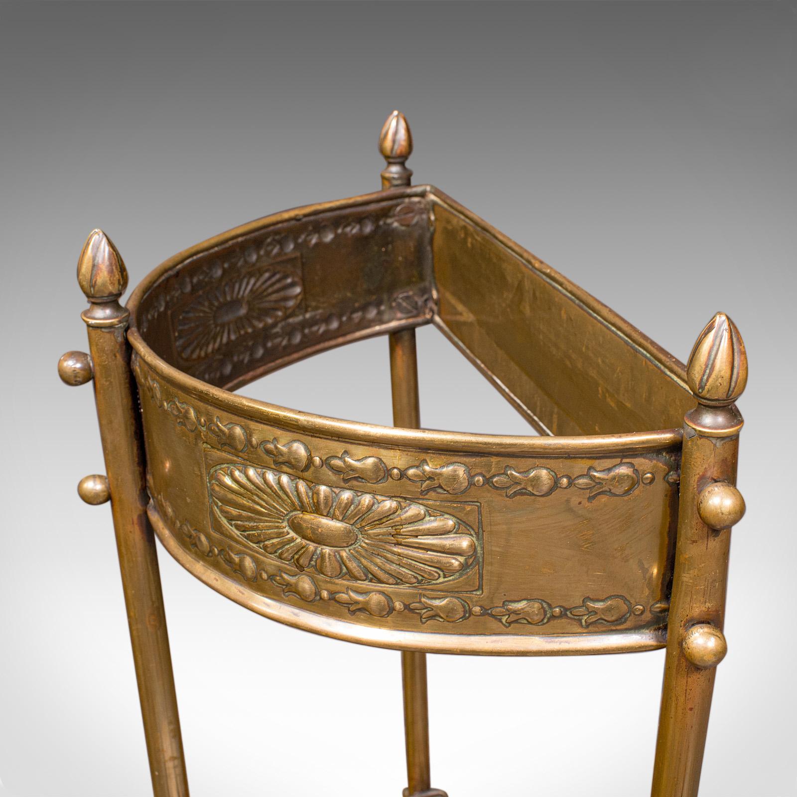 Antico Loop a bastone Demi-Lune, ottone inglese, supporto per sala, Art Nouveau, vittoriano in vendita 1