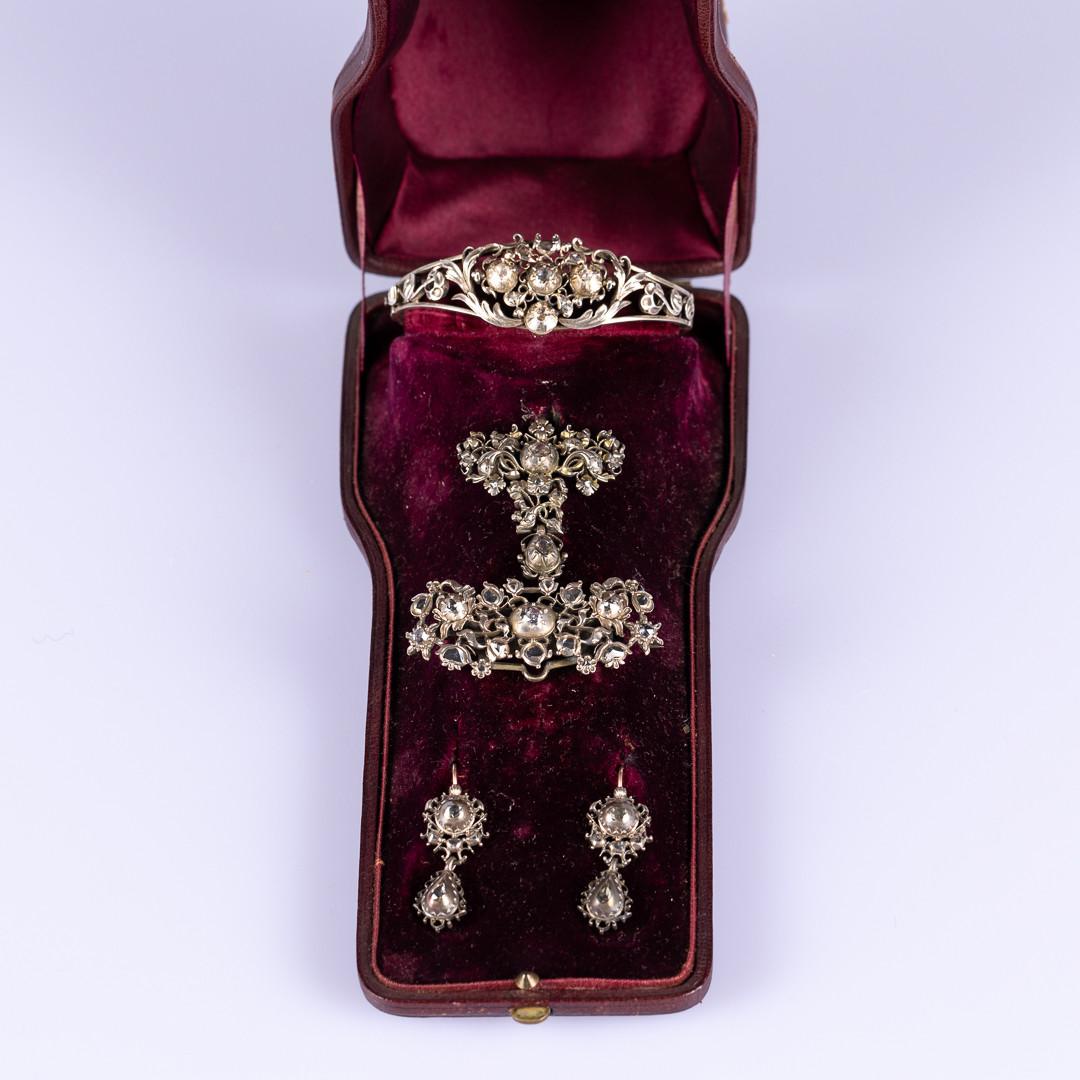 Antique demi parure in original box, bracelet, earrings and brooch pendant, XIXs In Good Condition For Sale In Chorzów, PL