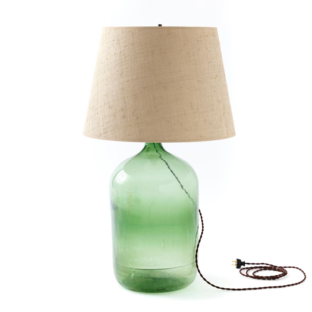 Antike Demijohn-Lampe mit Raffia-Schirm (Französische Provence)