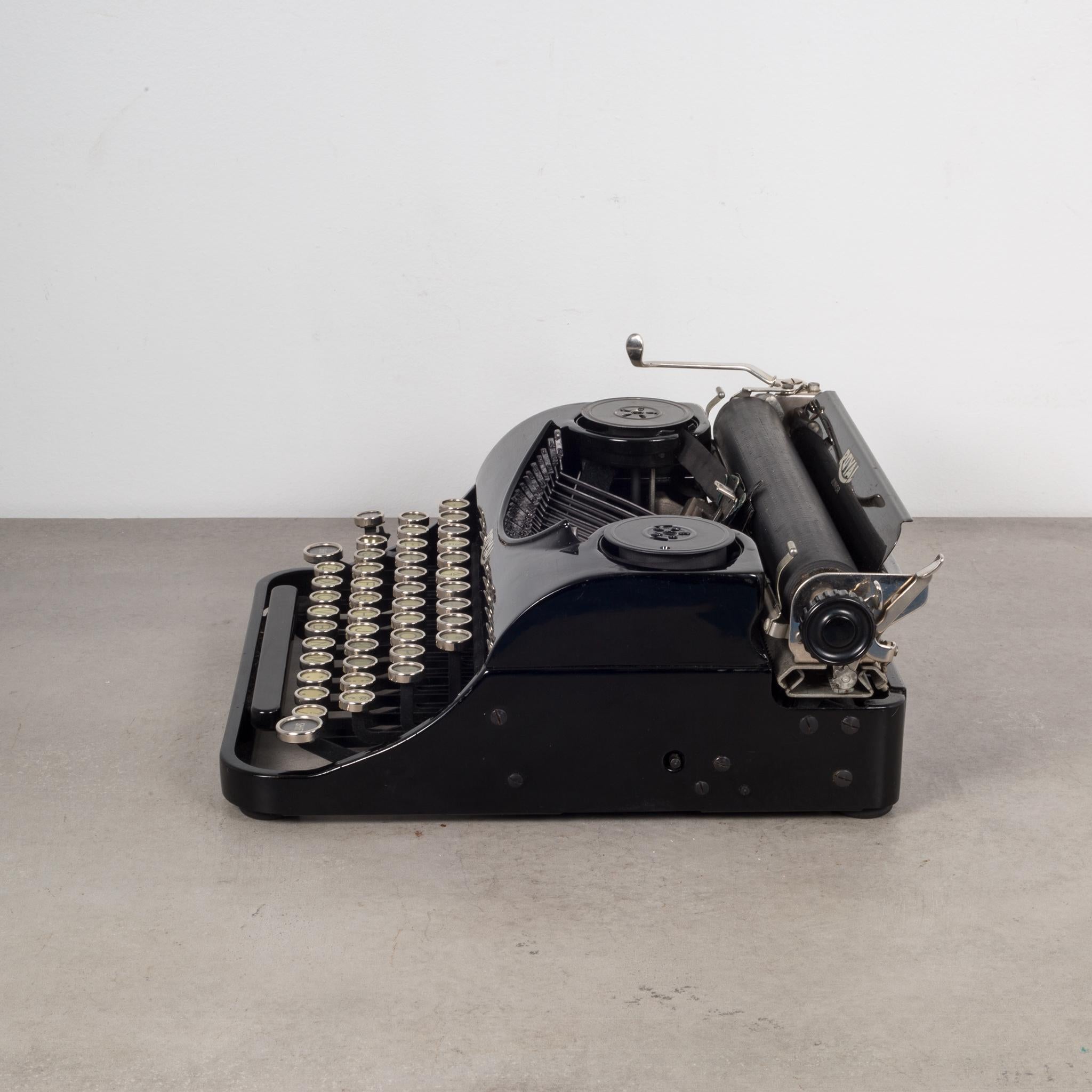 Antique Depression Era Royal Junior Typewriter, circa 1935 In Good Condition In San Francisco, CA
