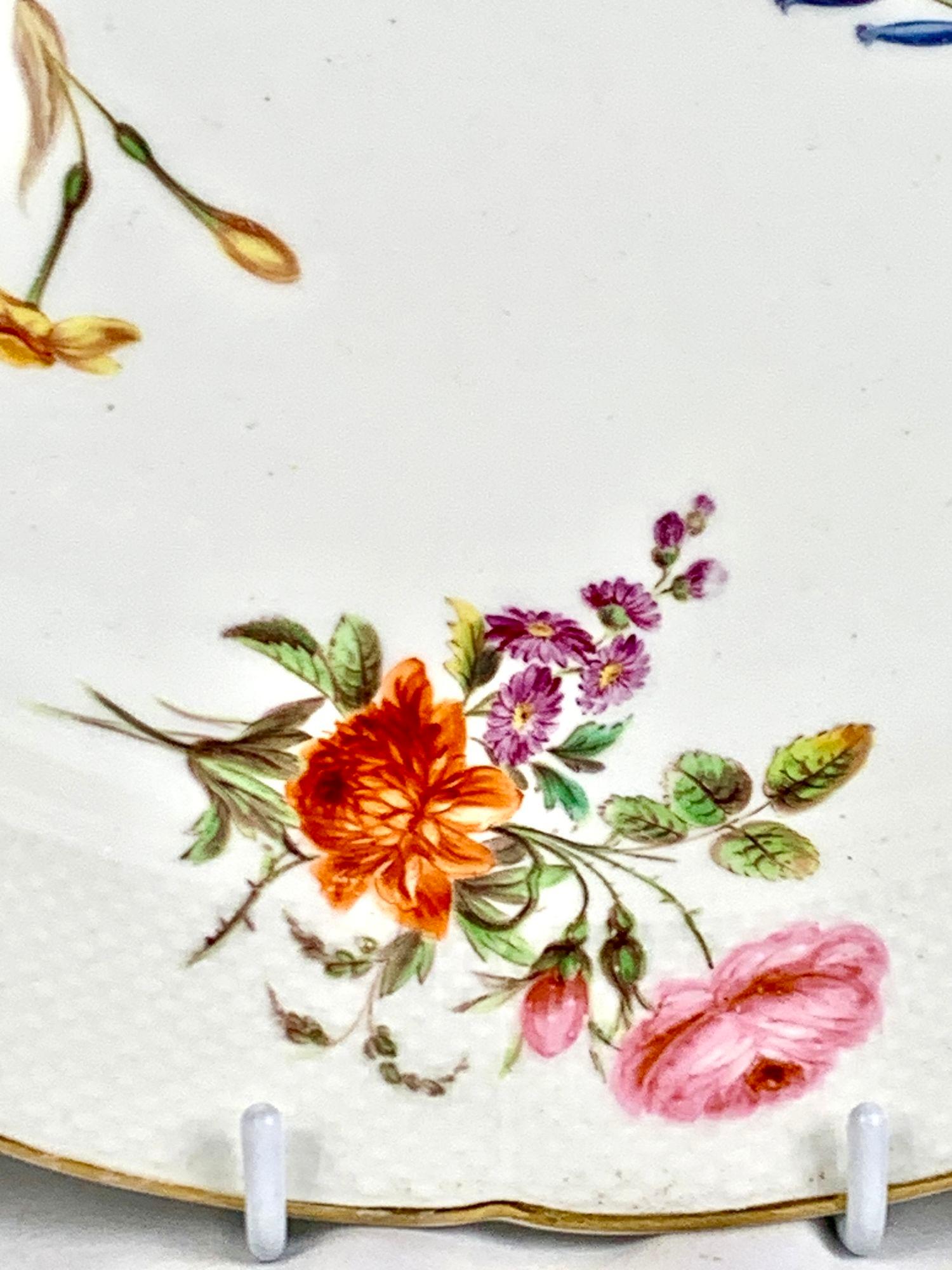 Rococò Antichi piatti Derby in stile Meissen dipinti a mano in Inghilterra CIRCA 1810 in vendita