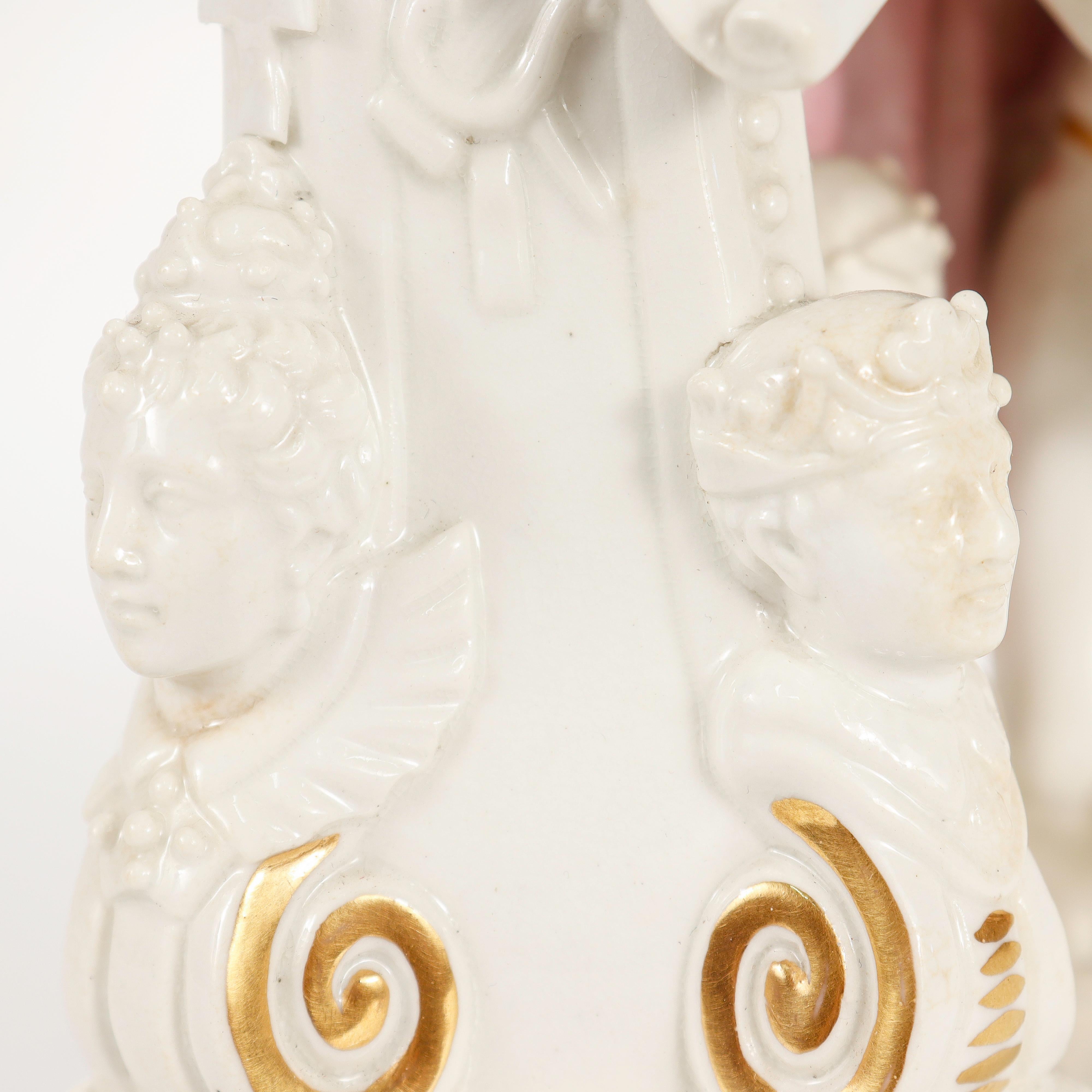 Porcelaine Ancienne figurine en porcelaine de Derby de William Shakespeare modèle n° 305 en vente
