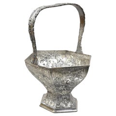 Panier de mariage ancien Derby SP Co International en métal argenté avec repousse