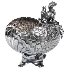 Antique Derby Victorian Silver Plate Squirrel Nut Dish (plat à noix en forme d'écureuil)