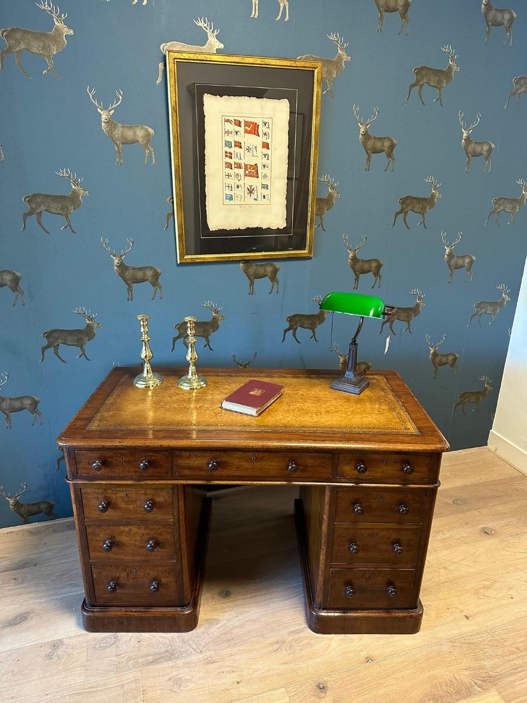 Antique Desk from maker Maple & Co For Sale 7