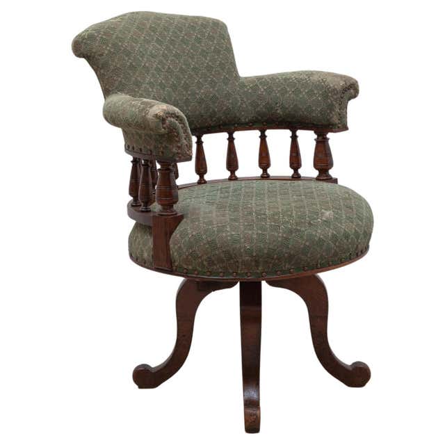 Classic comfortable Office chair in mint condition For Sale at 1stDibs