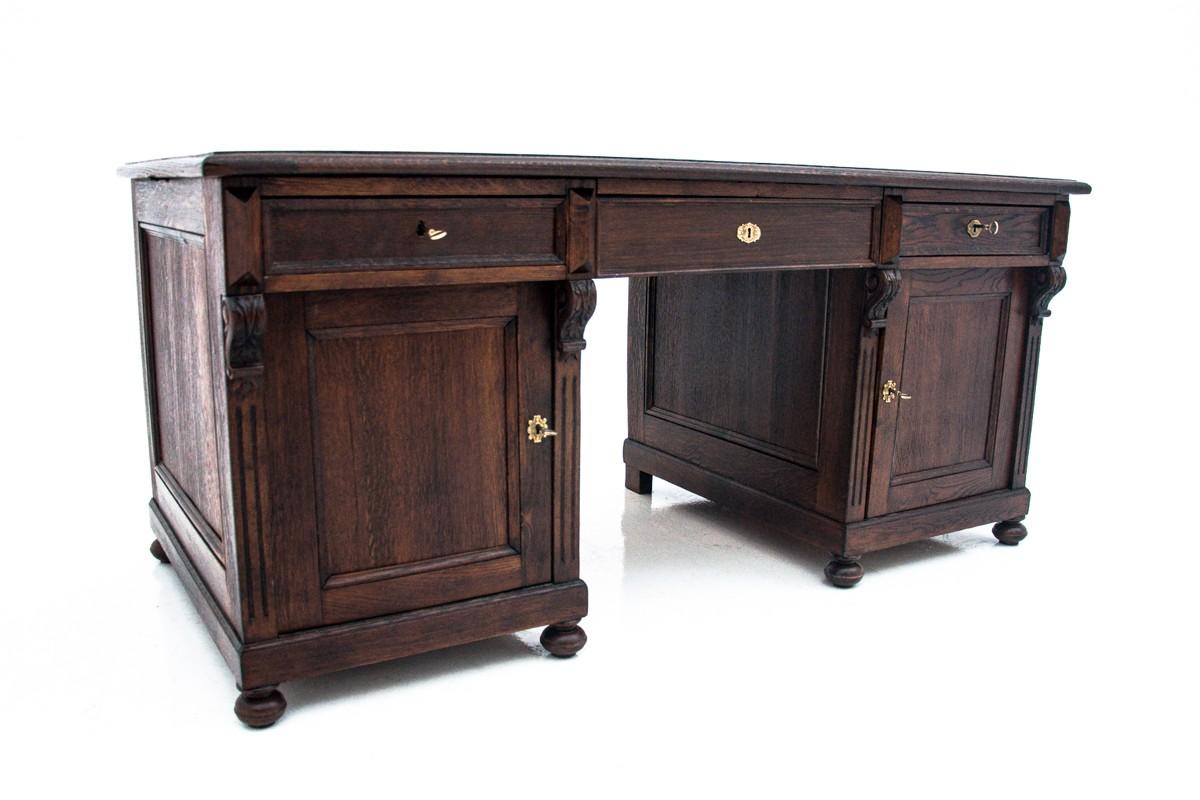 Oak Antique Desk, Western Europe, circa 1900 For Sale
