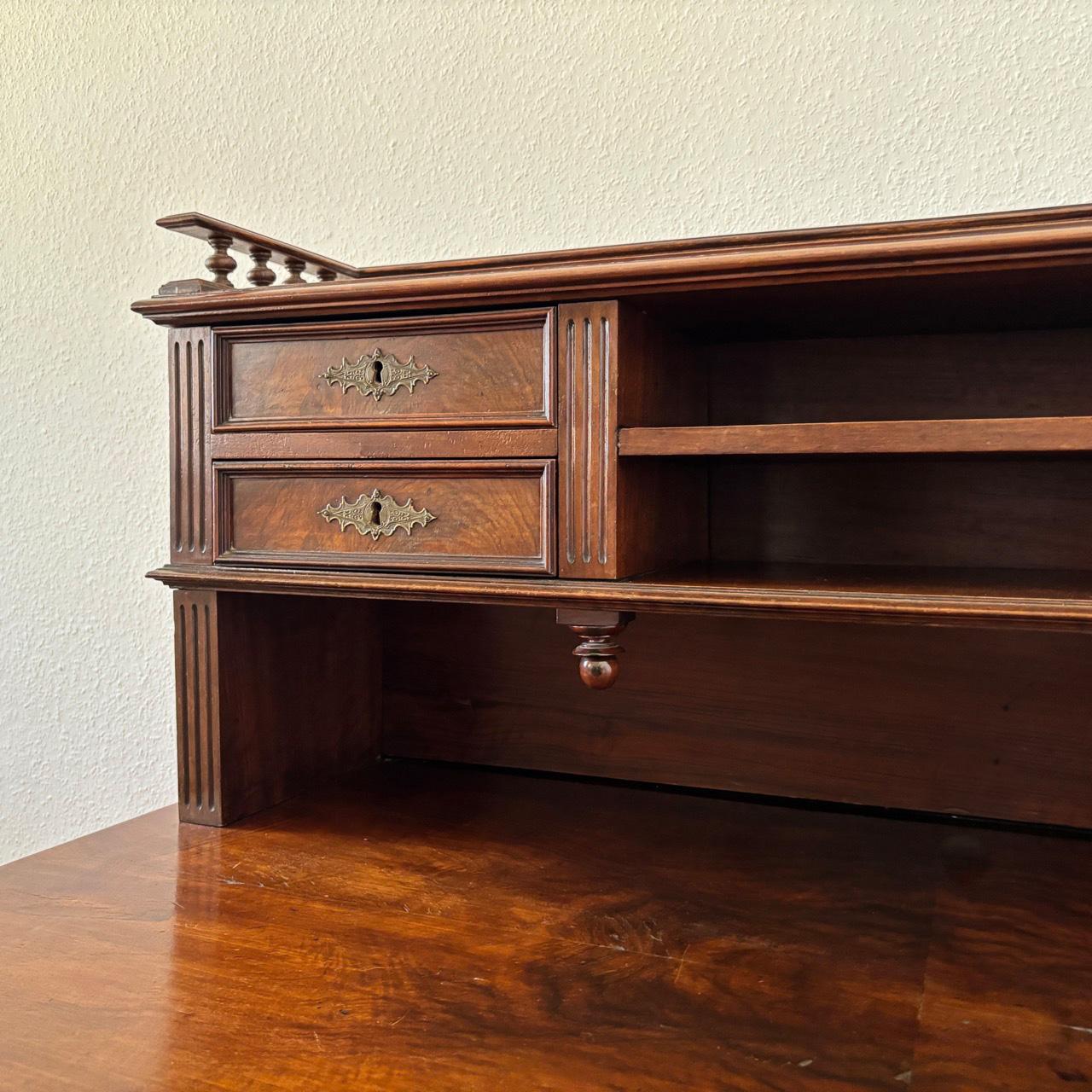 Antique desk  Wilhelminian style  Walnut For Sale 12