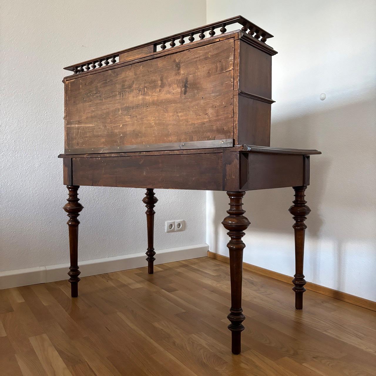 Antique desk  Wilhelminian style  Walnut For Sale 13