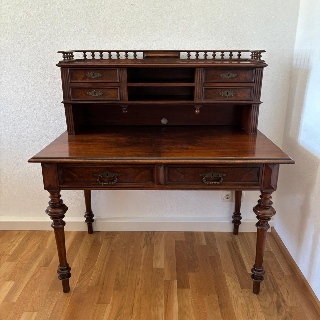 German Antique desk  Wilhelminian style  Walnut For Sale