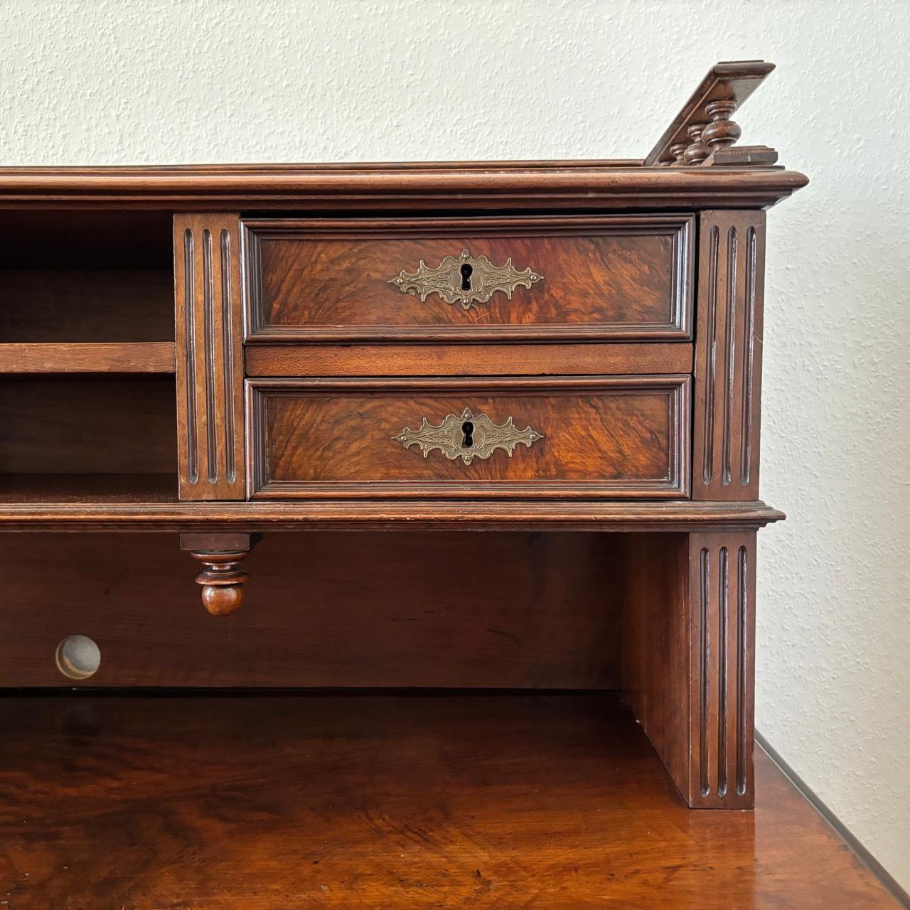 Antique desk  Wilhelminian style  Walnut For Sale 2