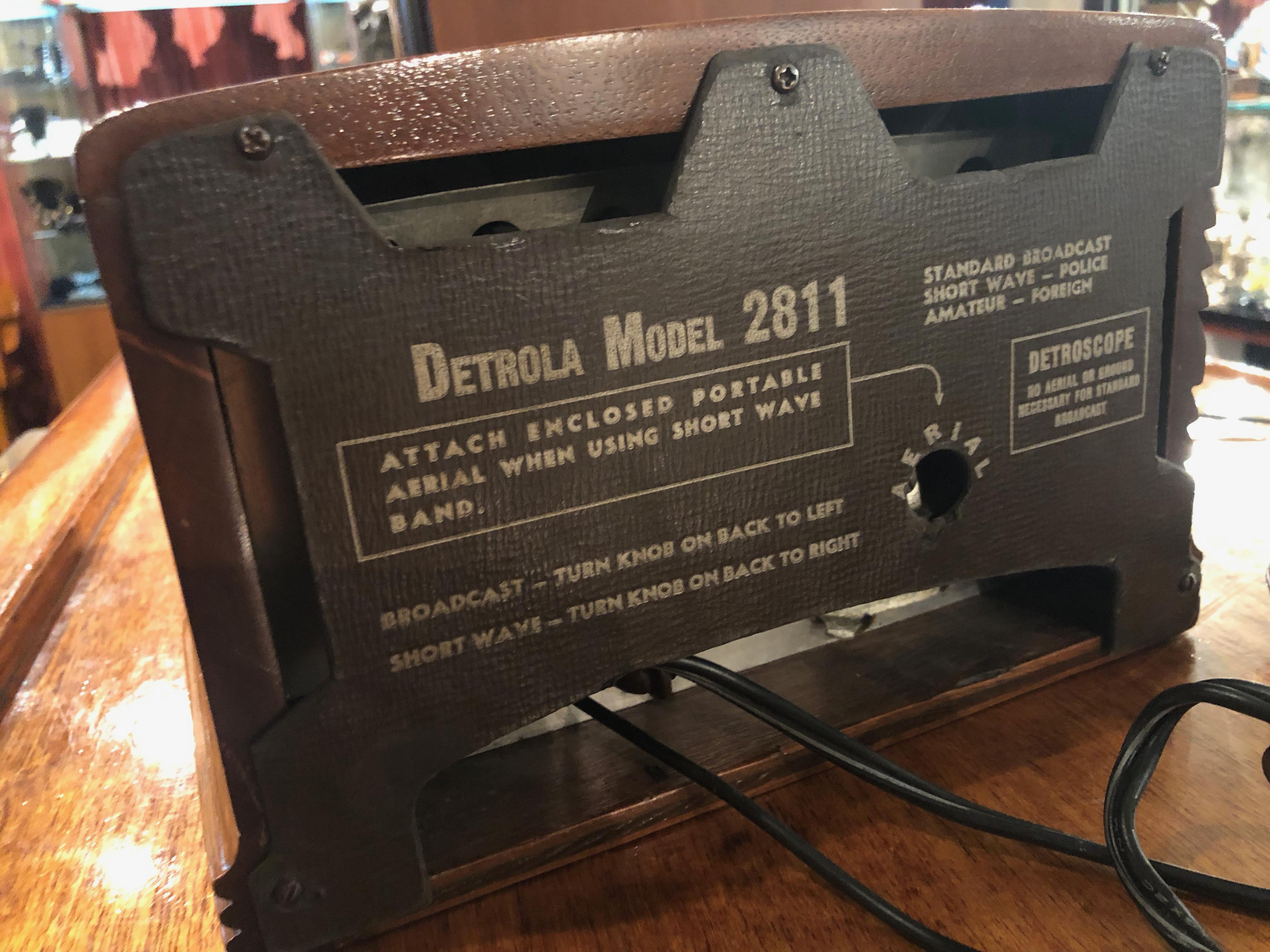 Antique Detrola Rare Fancy Wood Restored Bluetooth Tube Radio In Good Condition In Oakland, CA