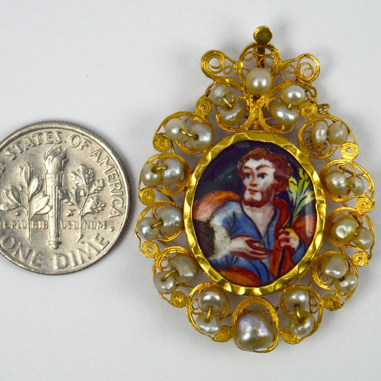 Pendentif ancien de style Devotional Saint Joseph en or jaune, perles et émail en vente 1