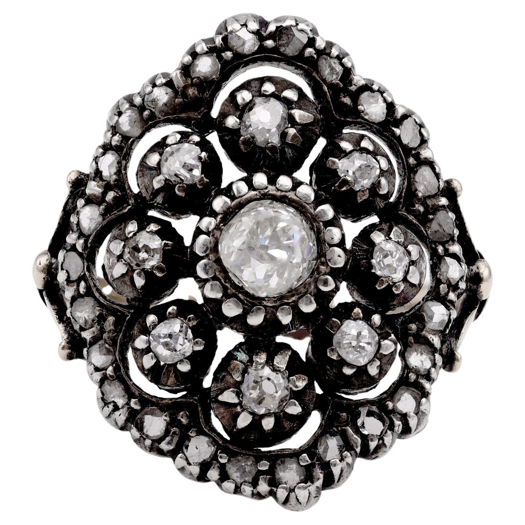 Anillo de cóctel Flor de plata de oro amarillo de 18 quilates con diamantes antiguos
